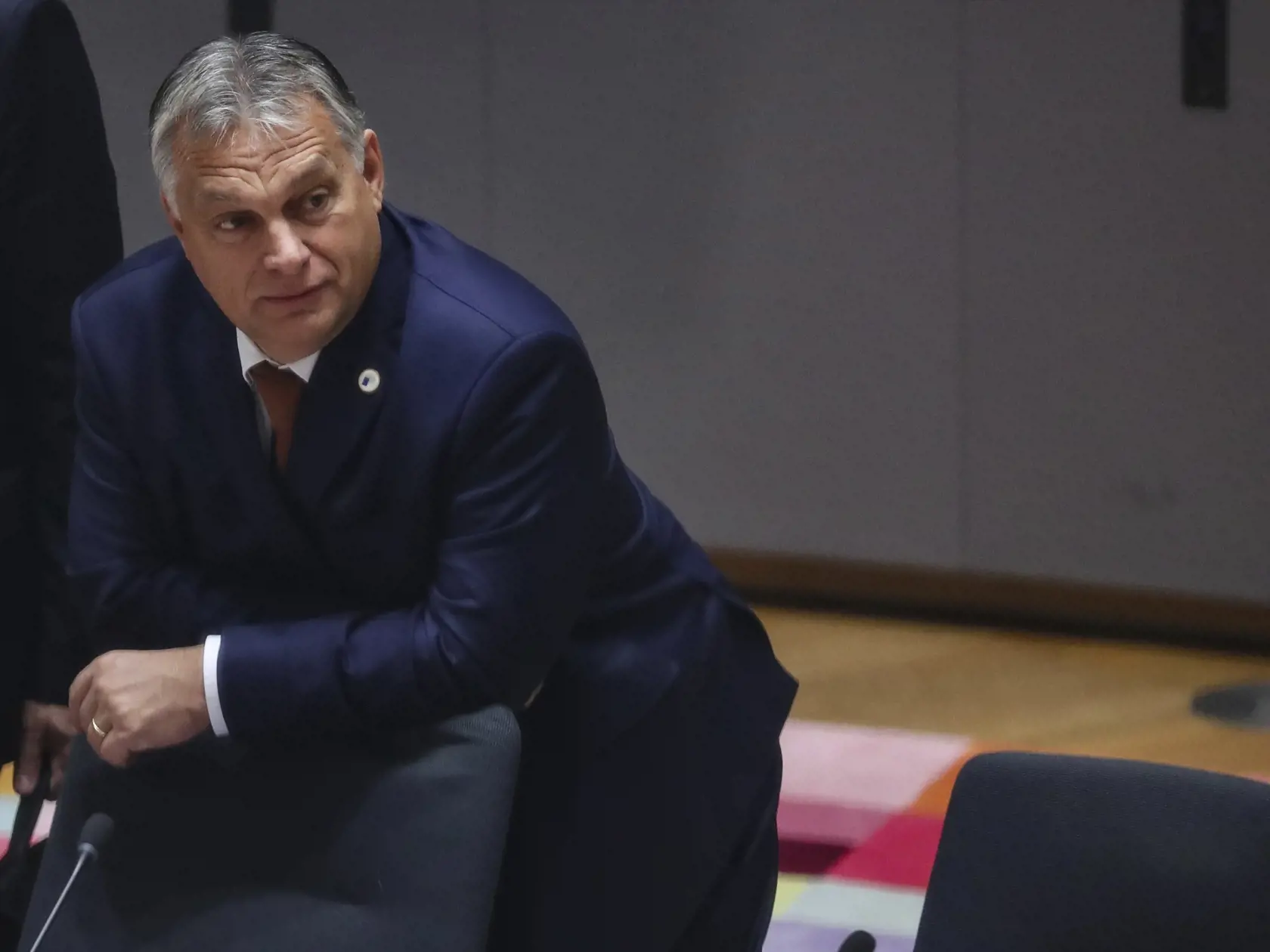WA 35 Brusel - Maďarský premiér Viktor Orbán sa usmieva na summite EÚ v Bruseli 18. októbra 2019. FOTO TASR/AP 

Hungarian Prime Minister Viktor Orban waits for the start of a round table meeting at an EU summit in Brussels, Friday, Oct. 18, 2019. After agreeing on terms for a new Brexit deal, European Union leaders are meeting again to discuss other thorny issues including the bloc's budget and climate change. (Aris Oikonomou, Pool Photo via AP)