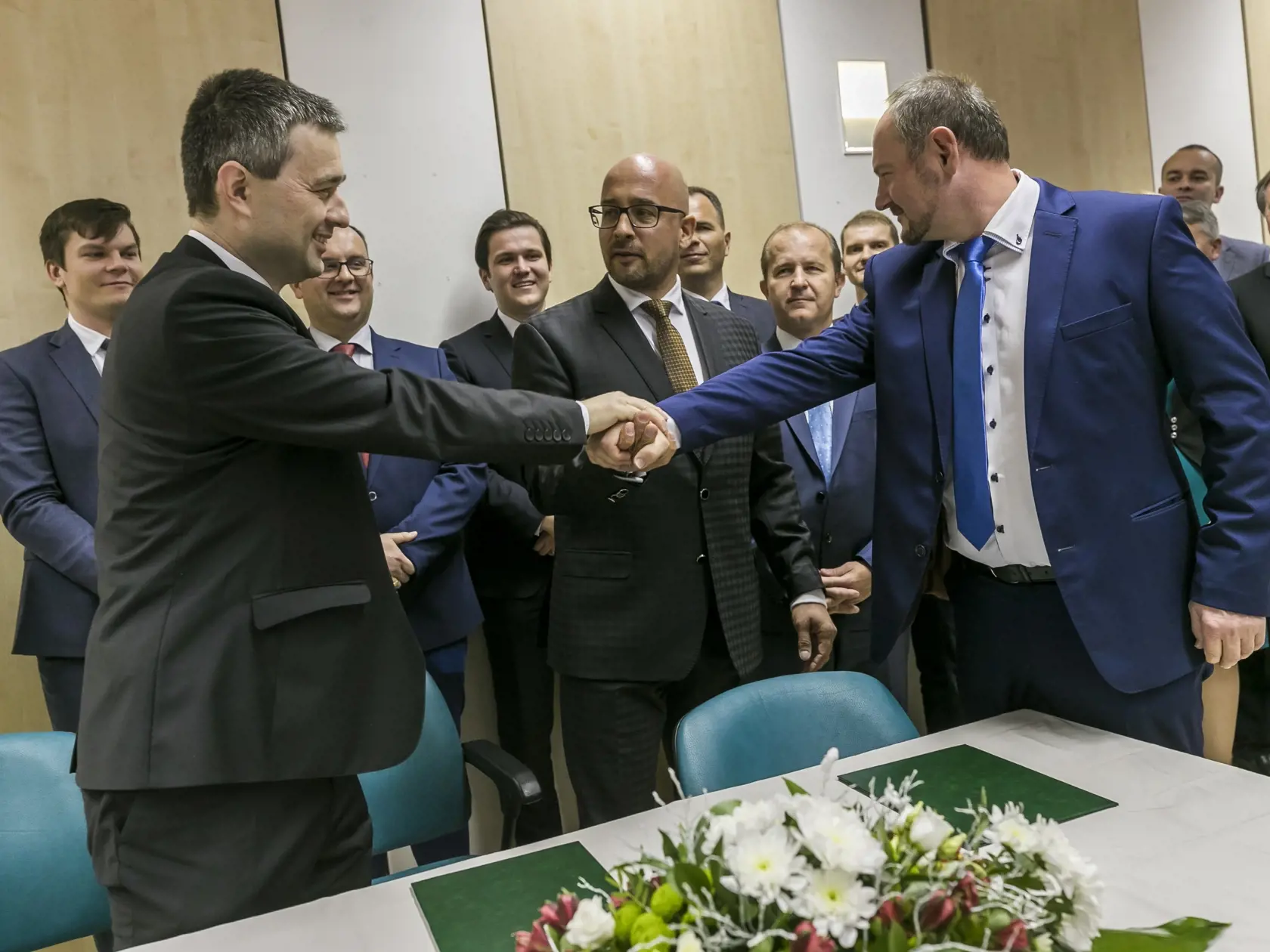 na snimke  -  Maďarské strany potvrdili spoluprácu podpisom memoranda - SMK - SPOLUPATRIČNOSŤ - MAGYAR- MAĎARSÉ FÓRUM

