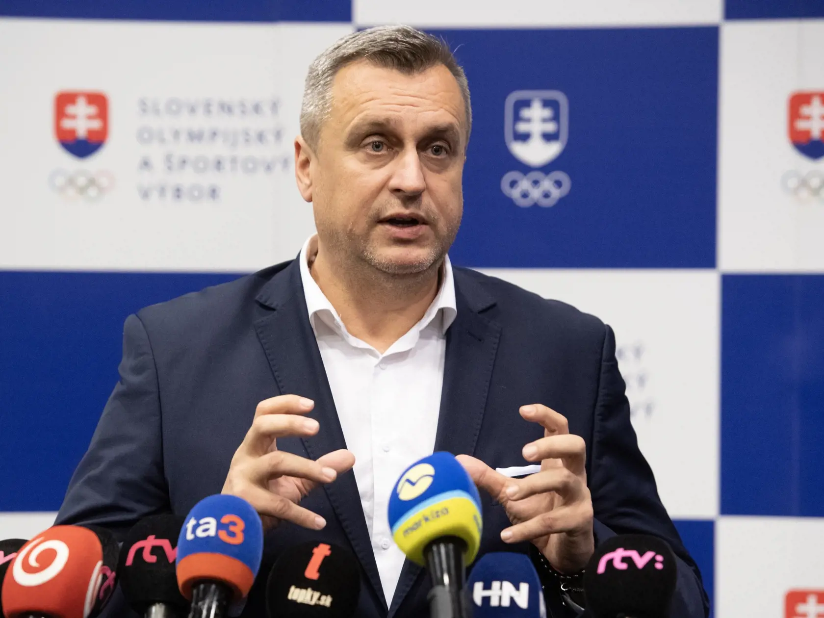 Na snímke podpredseda NR SR a predseda SNS Andrej Danko počas brífingu po konferencii slovenského športového hnutia 16. novembra 2023 v Bratislave. FOTO TASR - Pavel Neubauer