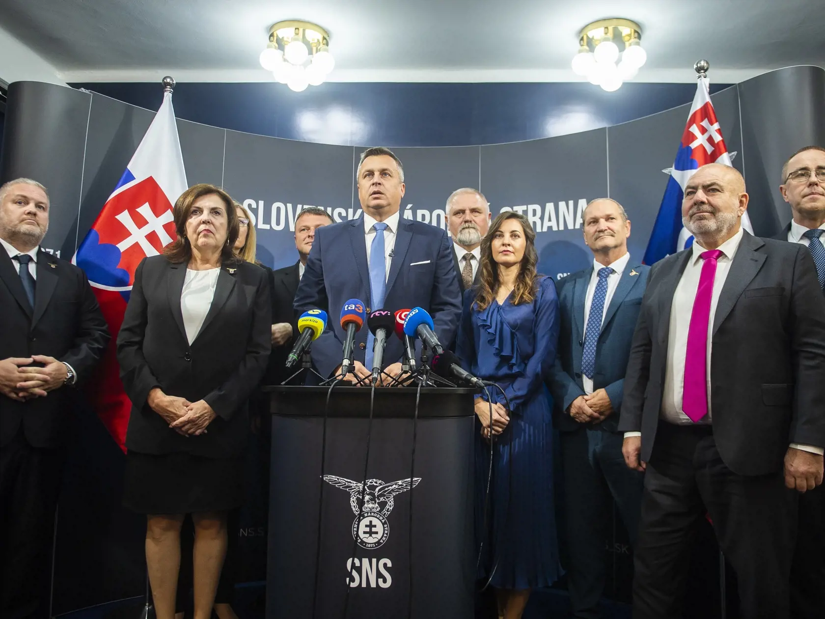 Andrej Danko ostáva predsedom SNS