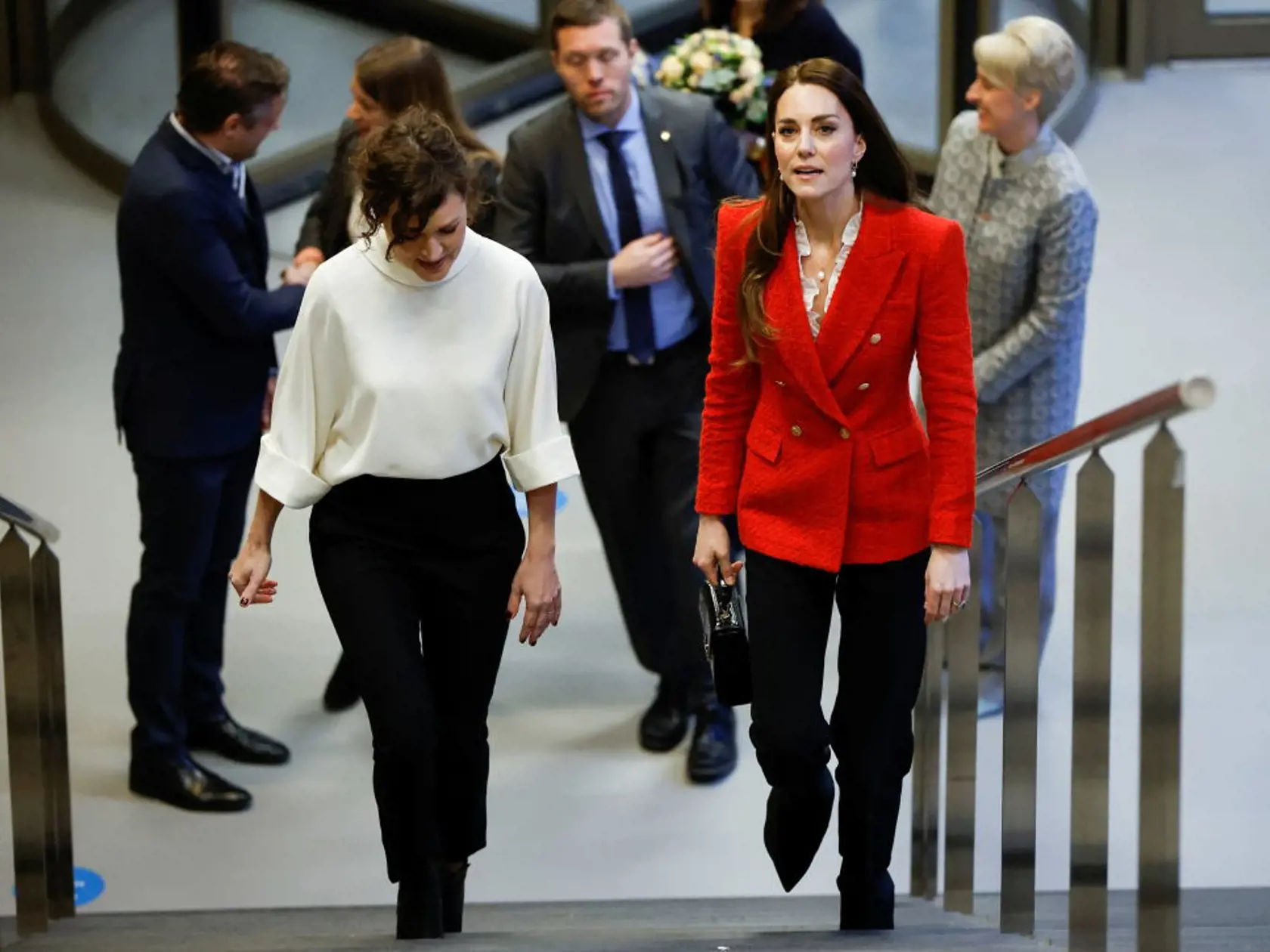 Vojvodkyňa Kate (40) navštívila v rámci Kráľovskej nadácie pre rané detstvo, ktorej je patrónkou, na dva dni Dánsko, kde sa venovala tejto problematike. Navštívila tzv. „hravé laboratórium“ výrobcu stavebníc Lego, stretla sa s rodičmi malých detí (pričom uviedla, že vždy v takýchto chvíľach sama túži po štvrtom potomkovi) a nakoniec absolvovala aj návštevu u dánskej korunnej princeznej Mary.
