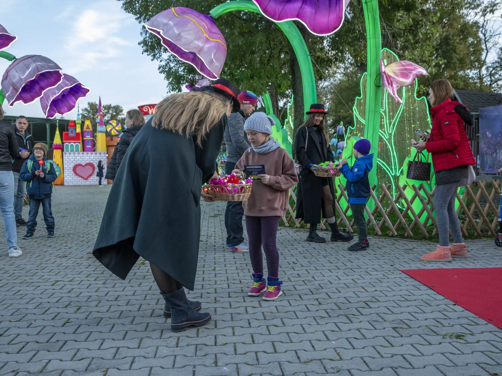  Na snímke je otvorenie najväčšieho svetelného a zábavného parku v Európe Winter Wonderland na dostihovom závodisku v Bratislave.