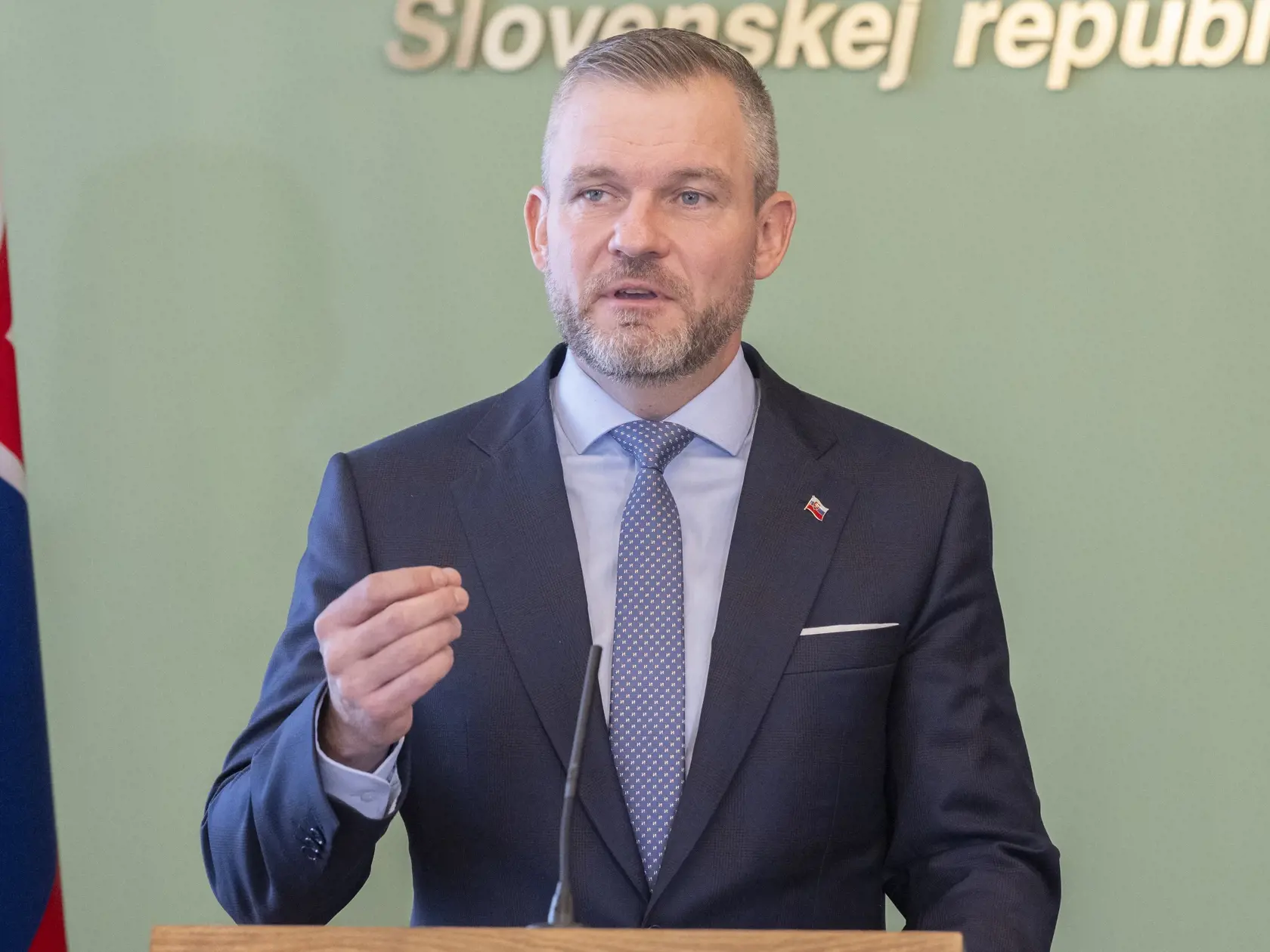 Na snímke novozvolený predseda NR SR Peter Pellegrini (Hlas-SD) počas tlačovej konferencie na tému Parlament stojí pred novými výzvami 26. októbra 2023 v Bratislave.