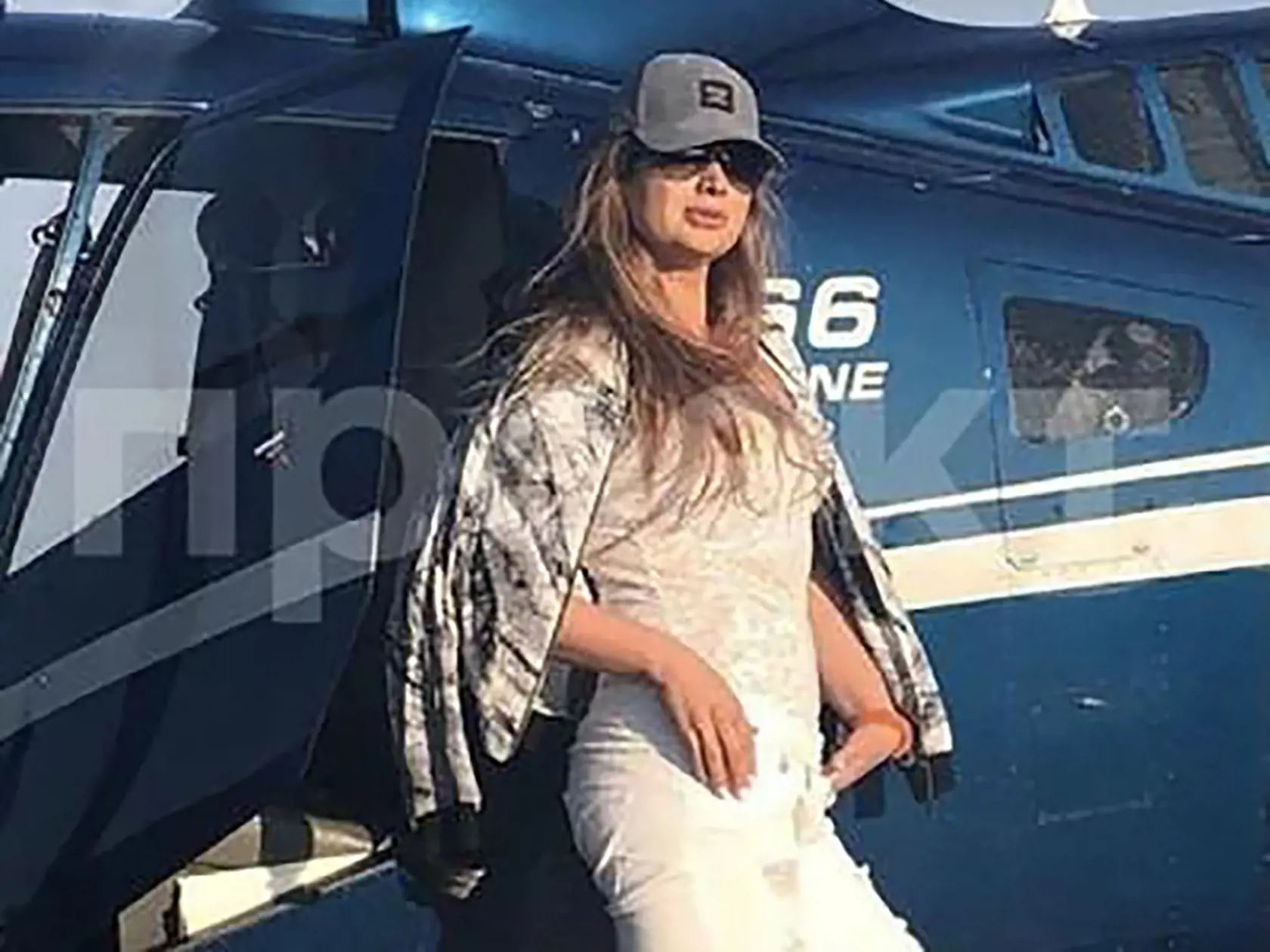 Luiza by sa podľa neho mohla nachádzať v luxusnej vile v Monaku v hodnote vyše troch miliónov eur, ktorú vlastní jej matka Svetlana Krivonogikh.
