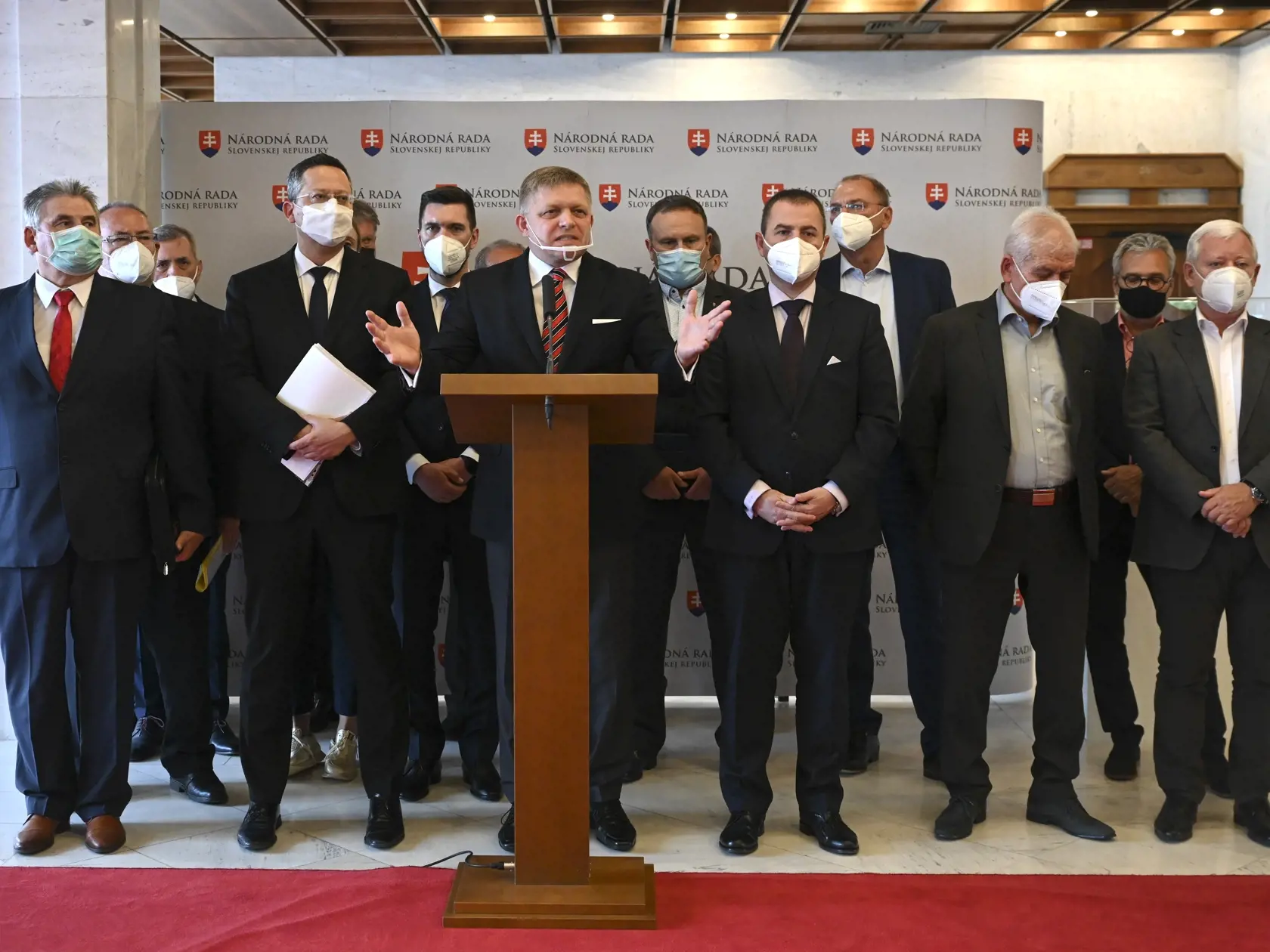Strana Smer-SD vyzýva aby prezidentka nepodpisovala zákon o kyberšikane, pretože je to útok na slobodu.