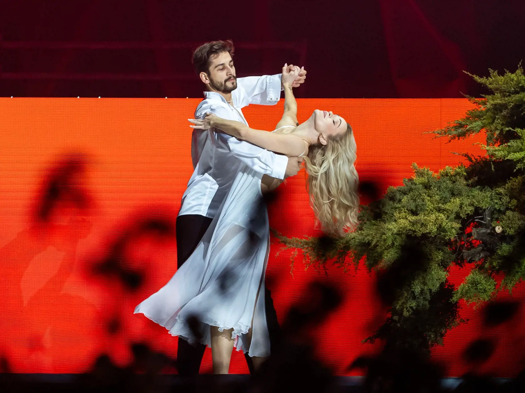 Koncert speváčky Tiny na štadióne Ondreja Nepelu v Bratislave. Na snímke Jakub Jablonský a Eliška Lenčešová. 