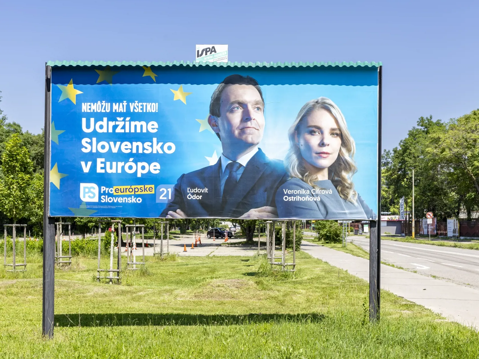 Na snímke bilbordy slovenských strán kandidujúcich do Europarlamentu 2024. 
