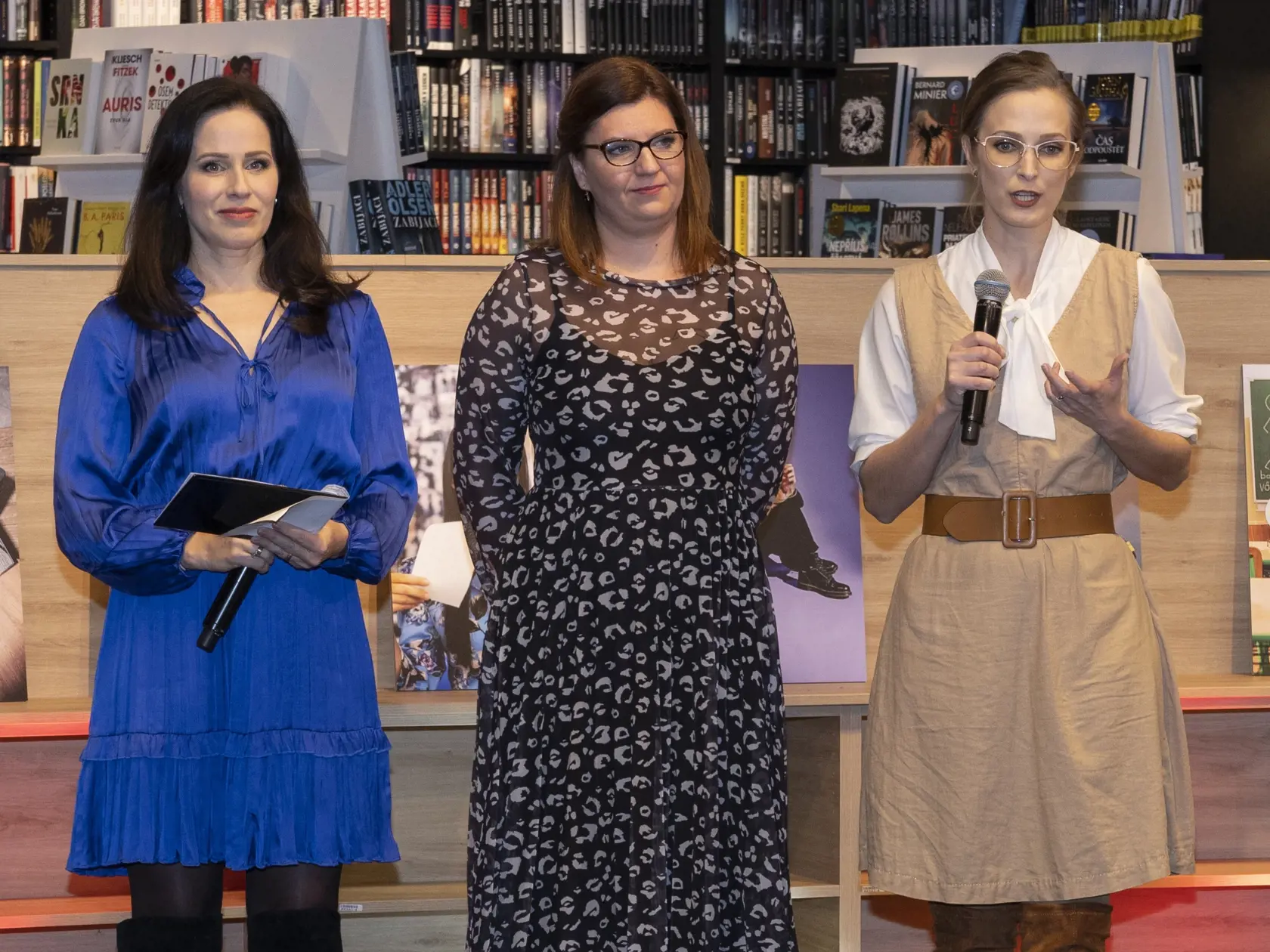 Krst charitatívneho kalendára nadácie TV JOJ v kníhkupectve Panta Rhei.