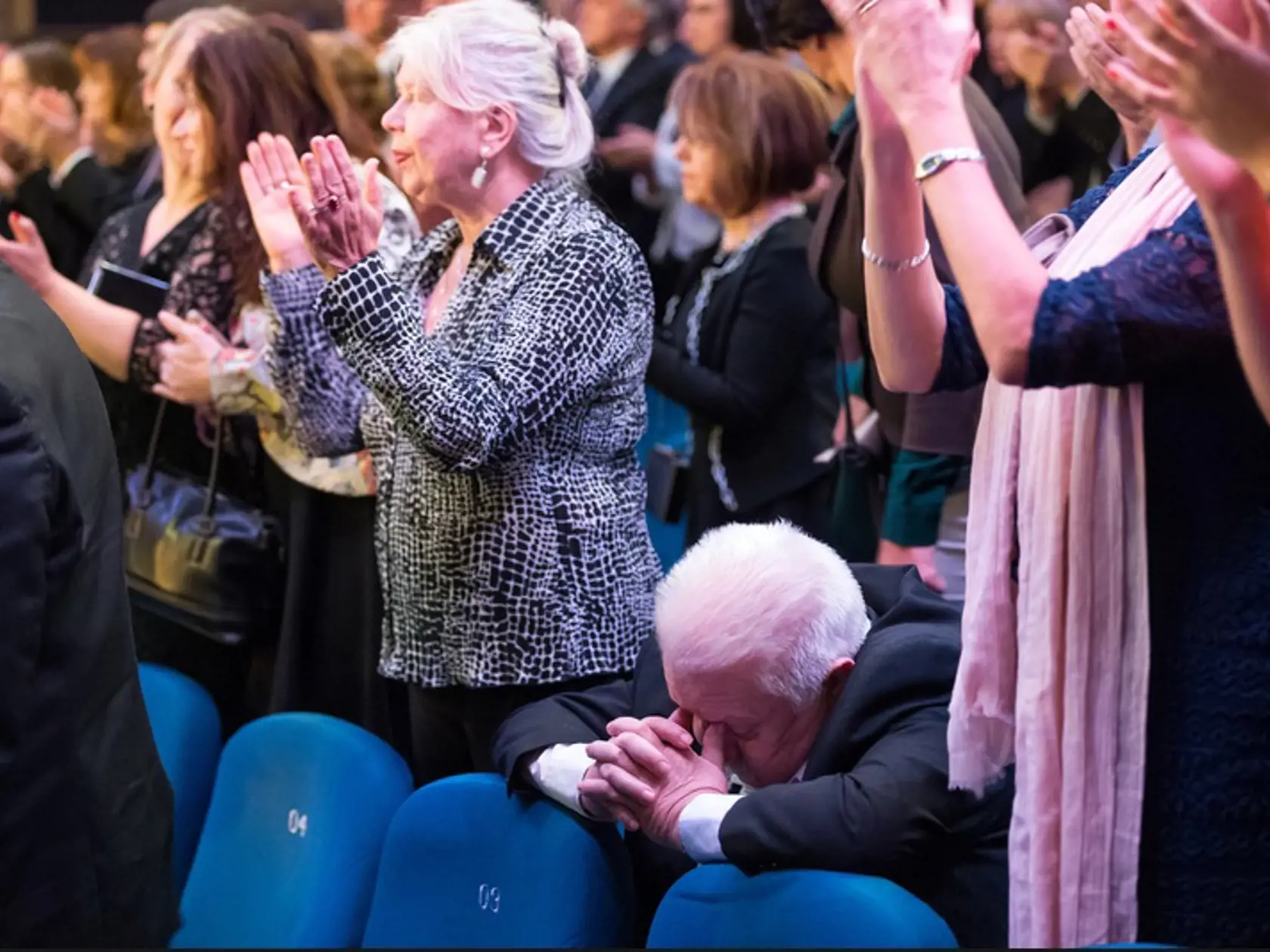 Začiatok decembra 2016. Marián Labuda st. († 73) divadelné predstavenie takmer nezvládol.