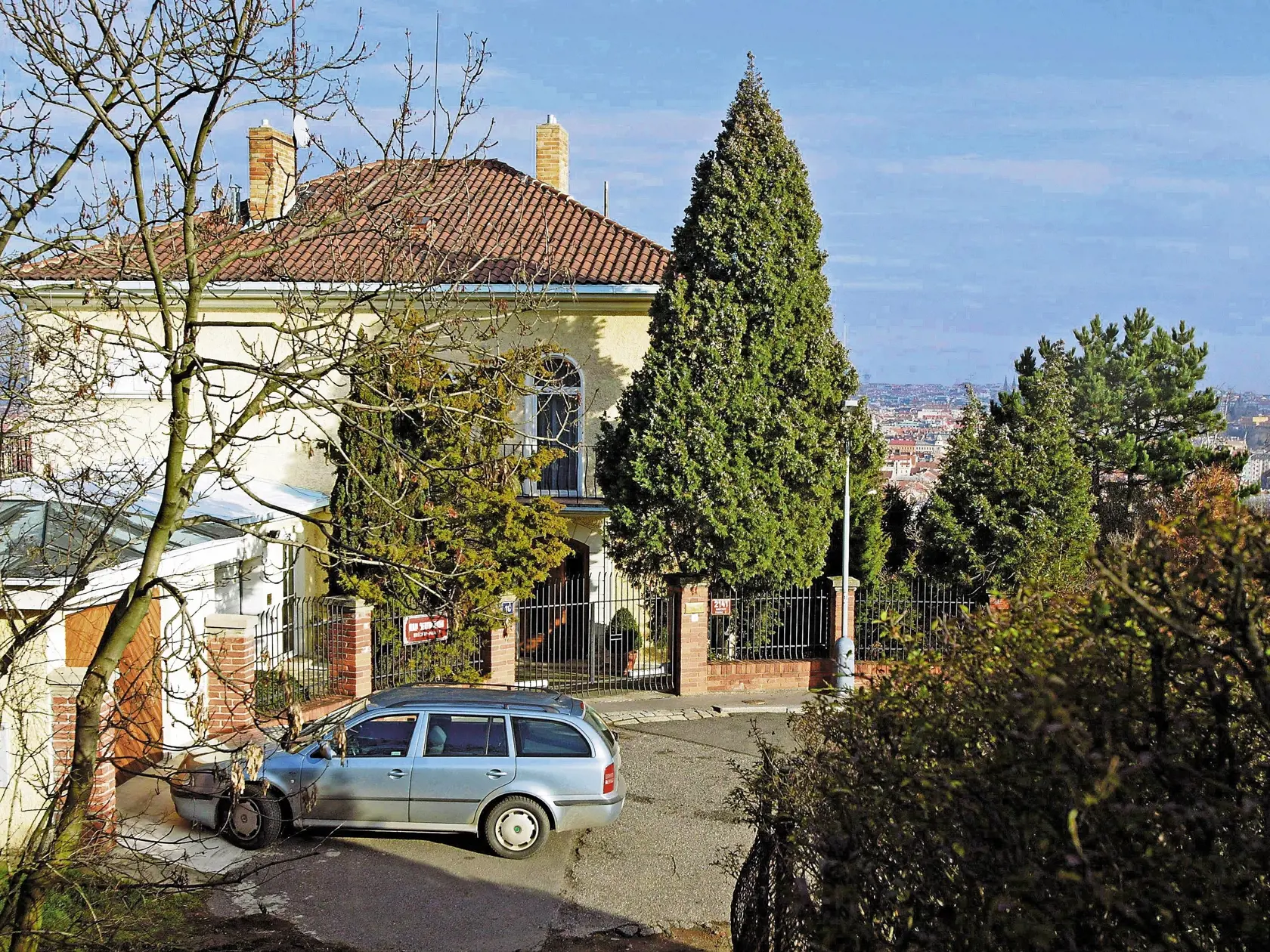 Odštartovali to peniaze?: Drobný odhaduje, že Gottov majetok má hodnotu 900 miliónov českých korún.
