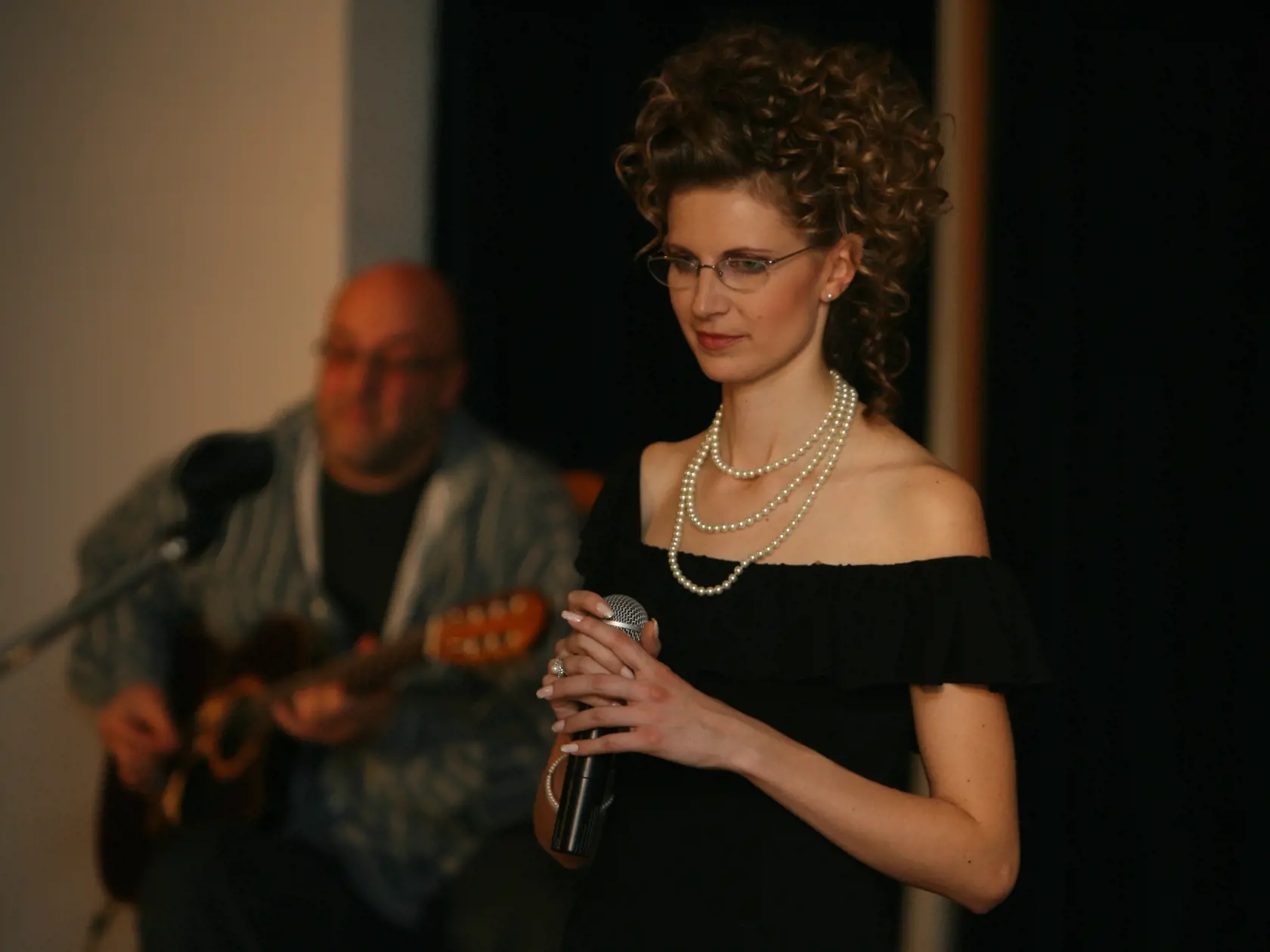 Bratislava, 14.02.07, DK Stromova, koncert a krst CD Anna Katarina Songs of my soul.
Krstili: Iveta Malachoska, Martin Malachovski, muzikanti: Henry Tóth, Marian Čekovský.
pôvodný súbor:IMG_foto Julo Dubravay_6139.JPG