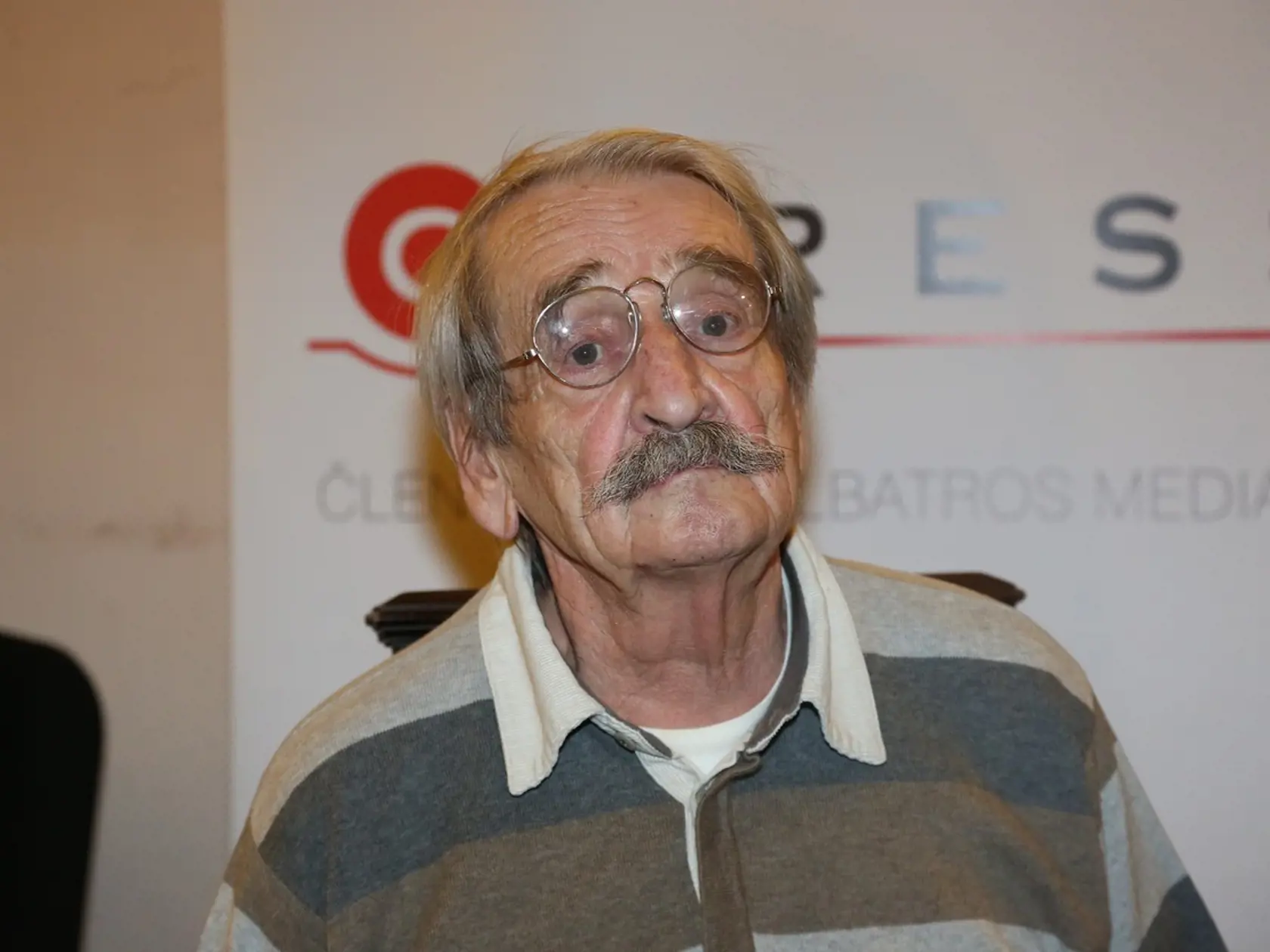 Jaroslav Weigel stvárnil čašníka vo filme Vrchní, prchní!