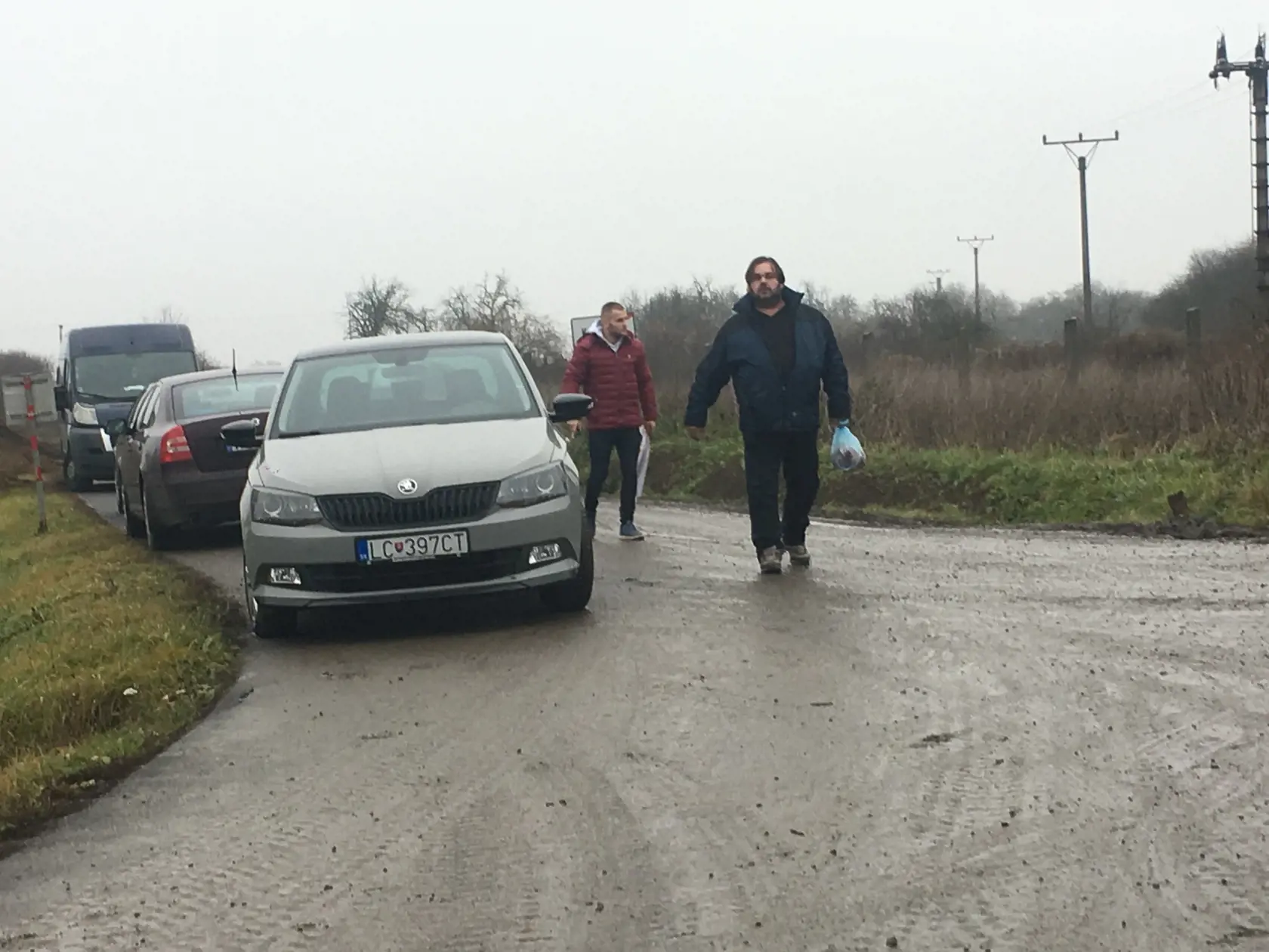 Pre rekonštrukciu železničného priecestia je pohraničná obec Kalonda pri Lučenci odrezaná od sveta.