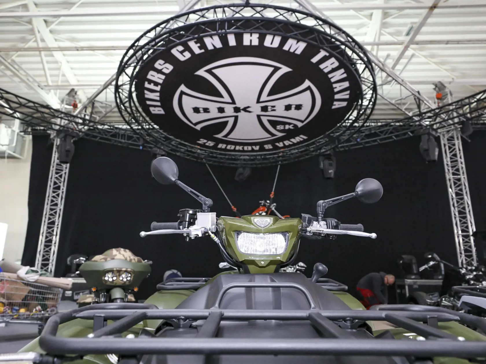 Po prestávke spôsobenej pandémiou sa do bratislavskej Incheby vracajú obľúbené výstavy Motocykel a Boat Show. Od 10. do 13. marca si môžete v Bratislave pozrieť nielen motorkárske skvosty, ale aj trojkolky, štvorkolky, skútre a elektrokolobežky. Nájdete tu aj najrôznejšie motopríslušenstvo, vrátane oblečenia a obuvi.