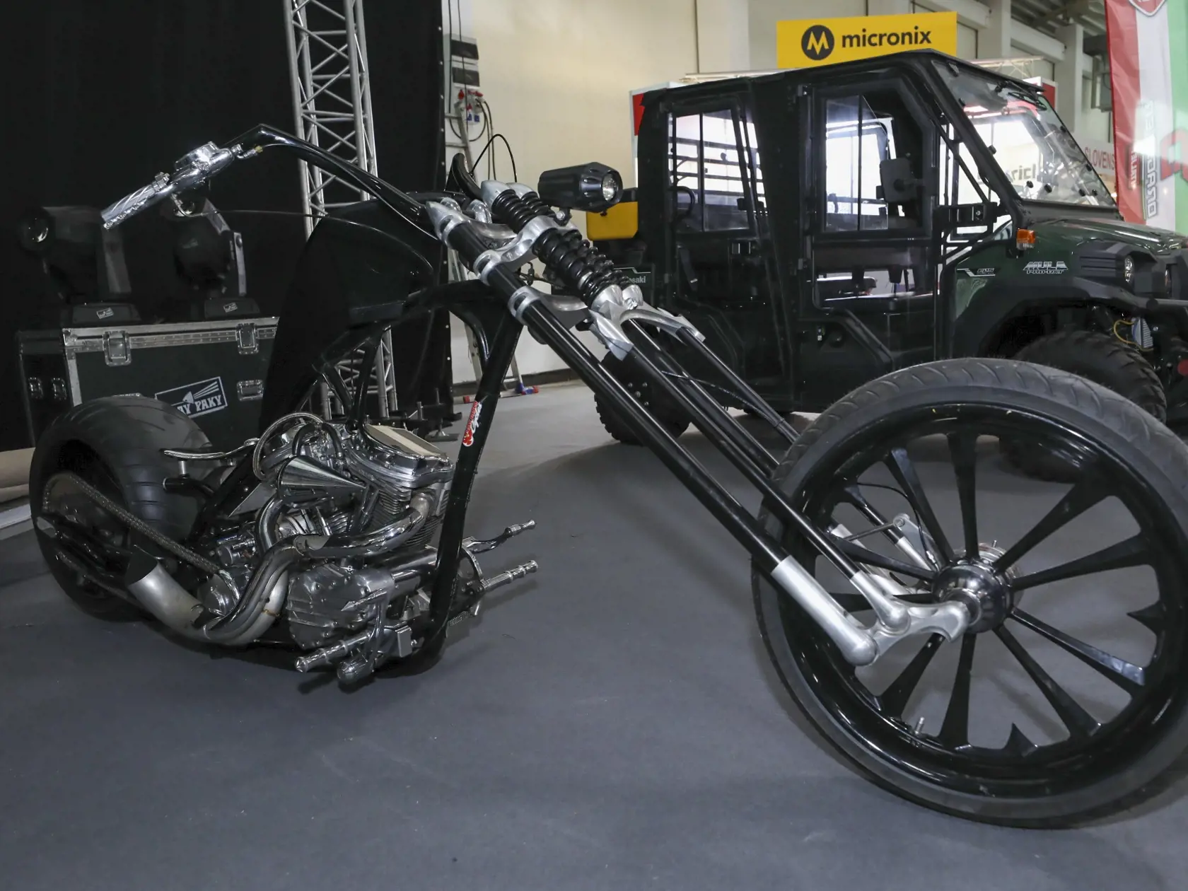 Táto motorka bola vyrobená na mieru a jej pracovný názov je Lucifer.