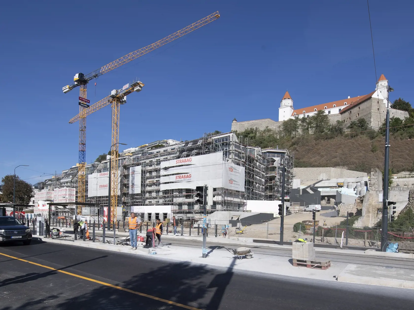 Na snímke výstavba developerského projektu Vydrica v bratislavskom podhradí počas novinárskeho dňa 6. októbra 2023 v Bratislave.