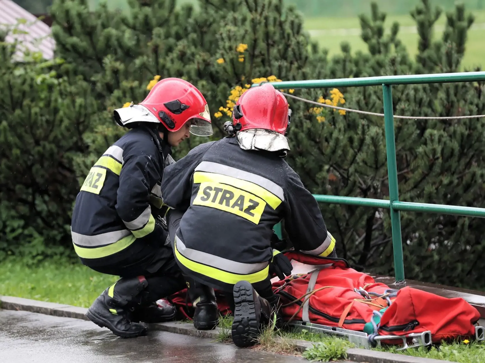 Záchranná akcia v poľských Tatrách spred 2 rokov. Pri údere blesku sa zranilo najmenej 140 ľudí.