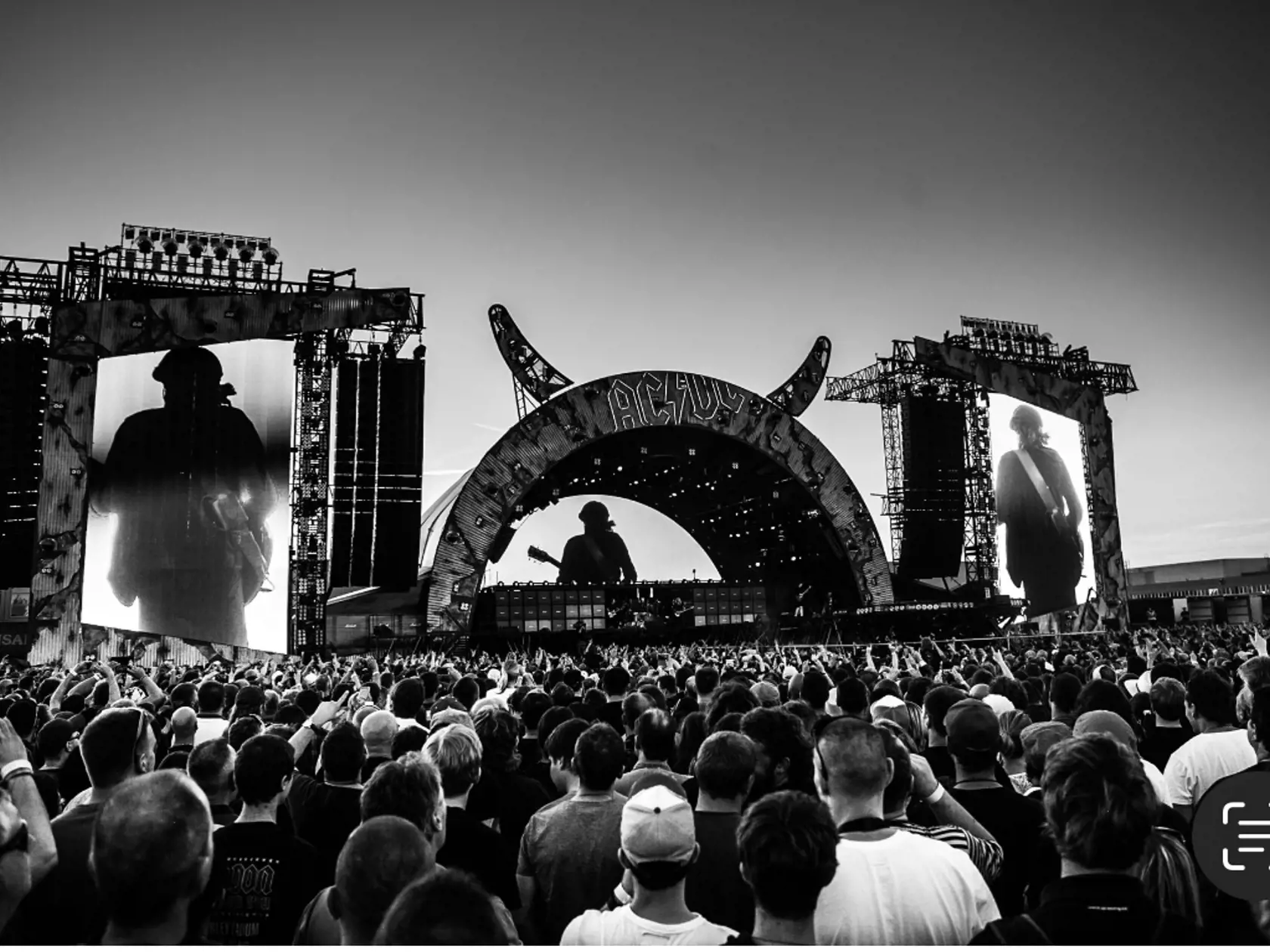 AC/DC 2016
