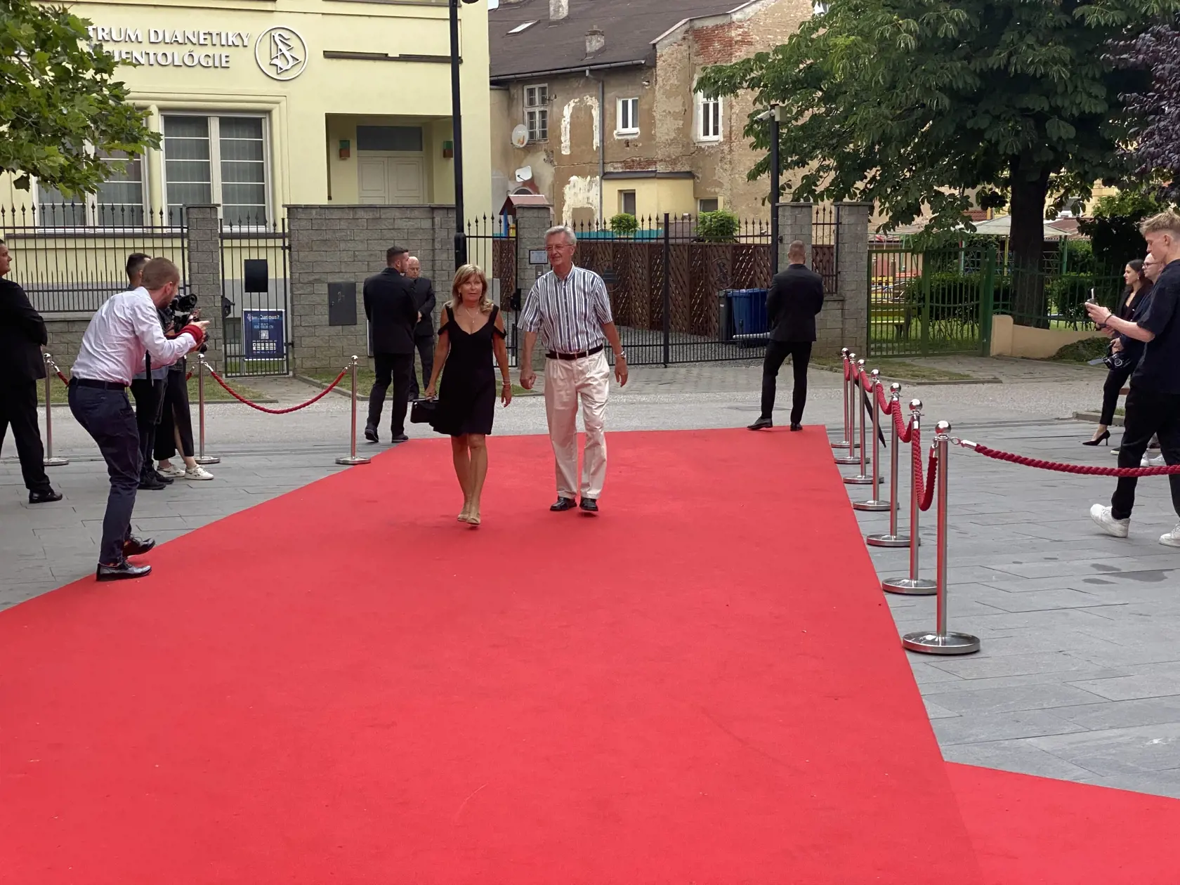 Maroš Kramár získal cenu Hercova misia. Na snímke s partnerkou, matkou ich spoločnej malej dcérky.