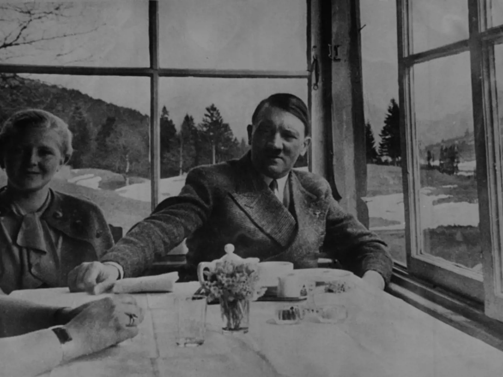 Hitler mal tajnú organizáciu zaoberajúcu sa teóriou árijskej rasy.