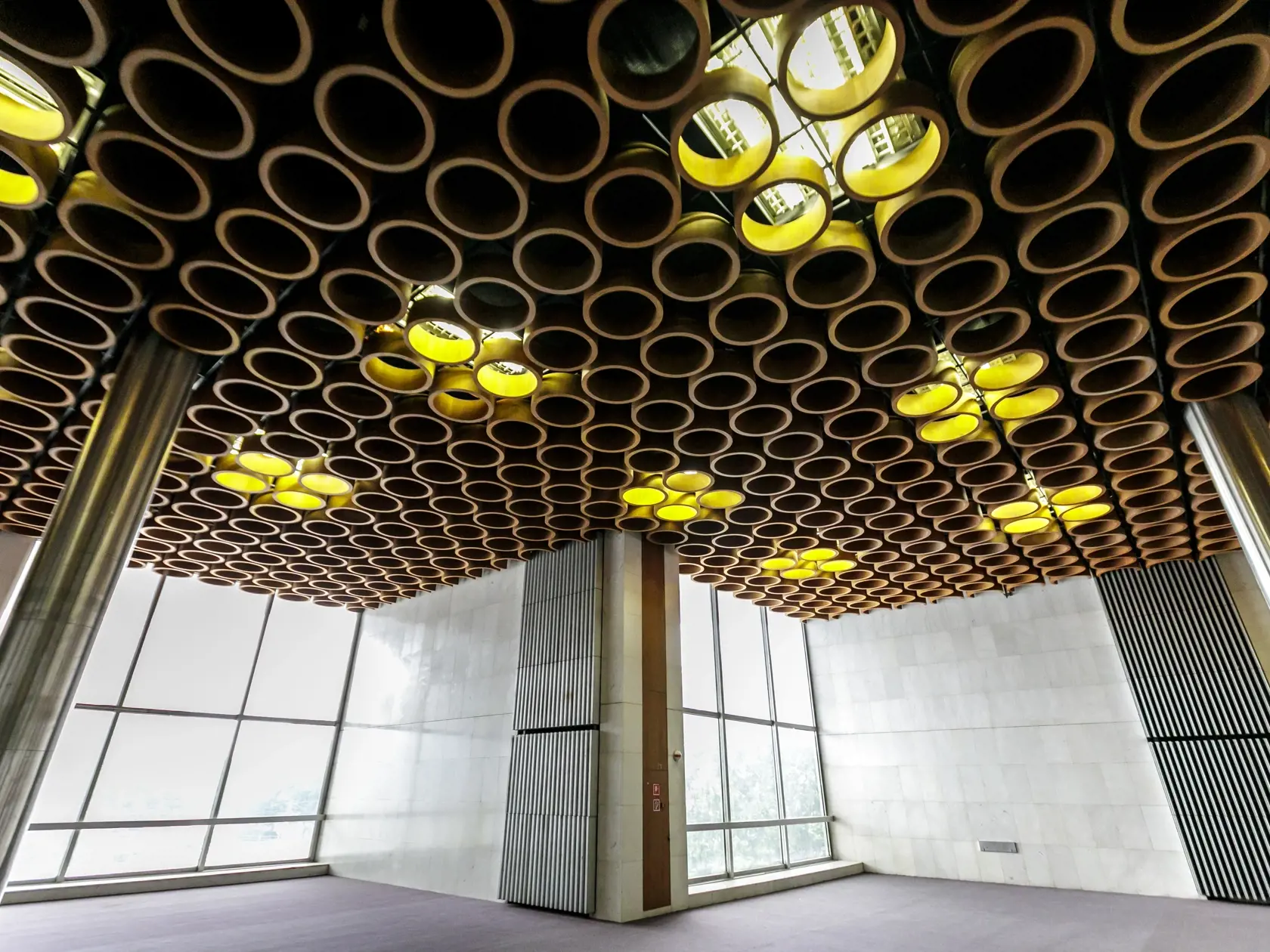 Na snímke interiér Domu odborov na bratislavskom Trnavskom mýte, kde developer Immocap Group predstavil svoj zámer investičného projektu Nový Istropolis, moderného multifunkčného kultúrno-spoločenské centra s kapacitou 3000 miest na sedenie v Bratislave 16. júla 2020. FOTO TASR - Dano Veselský