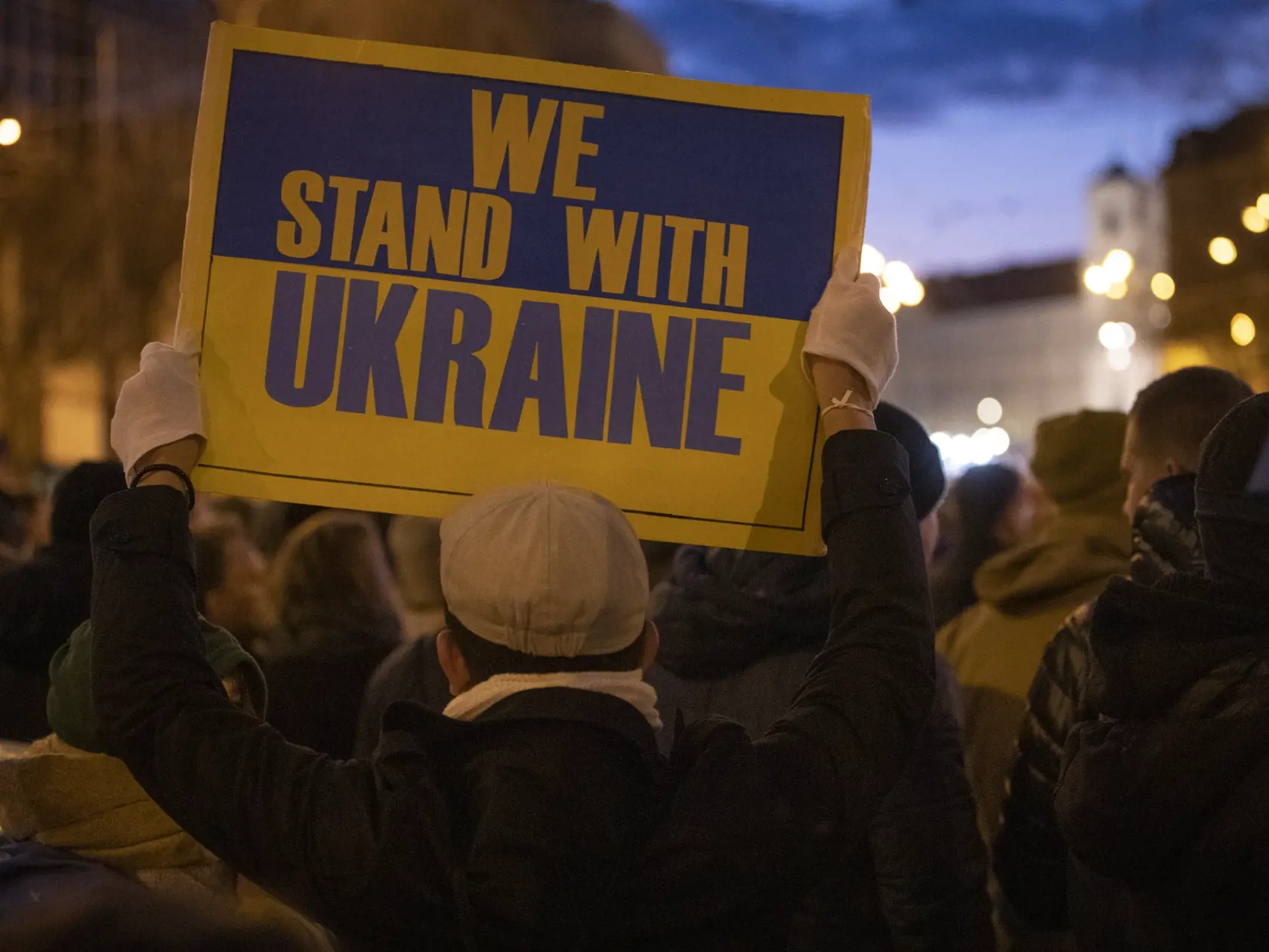 Verejné zhromaždenie na bratislavskom námestí SNP pod názvom Mier Ukrajine v čase vojnového konfliktu na Ukrajine, ktorú napadlo susedné Rusko vedené Vladimírom Putinom.