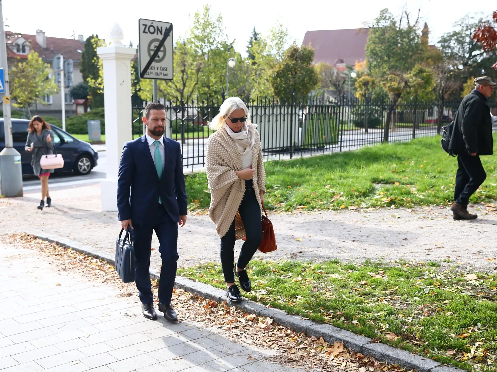 Daniela pôsobila smutne a nešťastne.