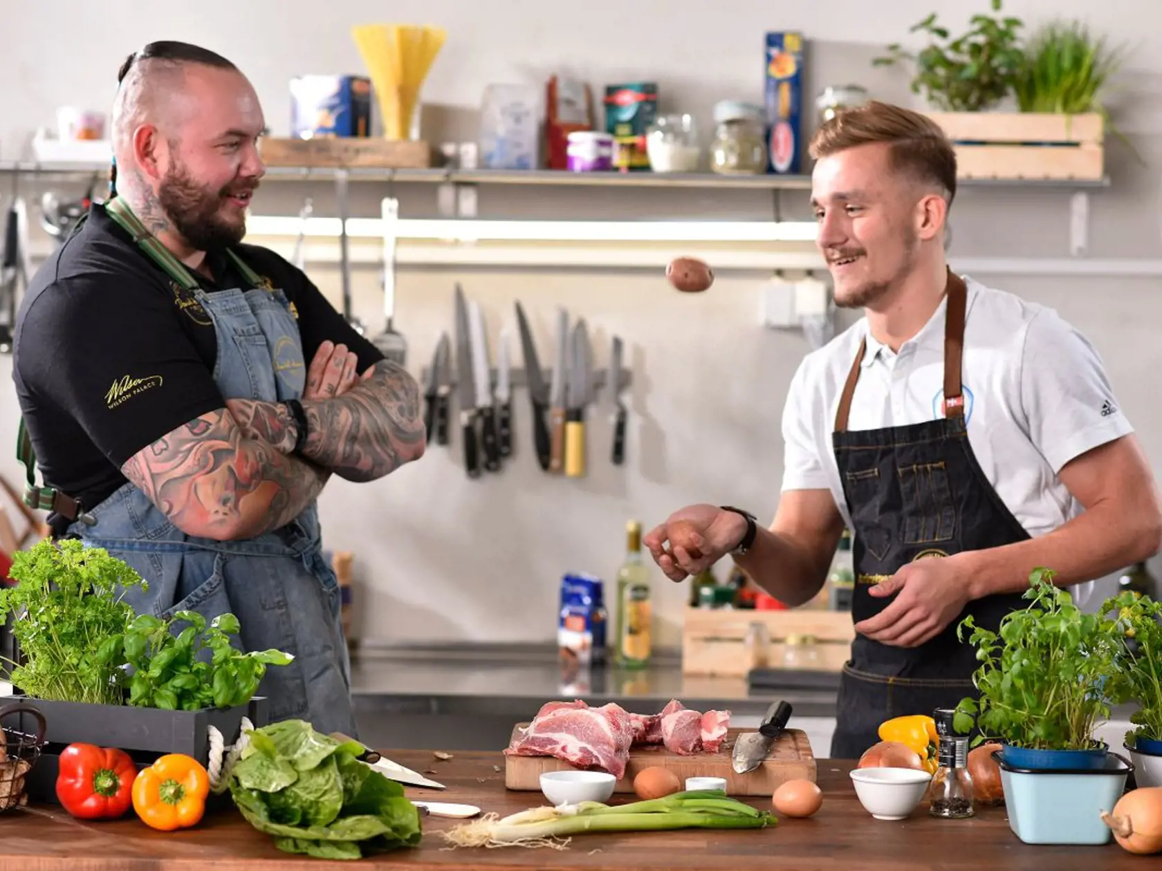 Daniel Hrivňák a futbalista Jurij Medveděv si otvorili bistro