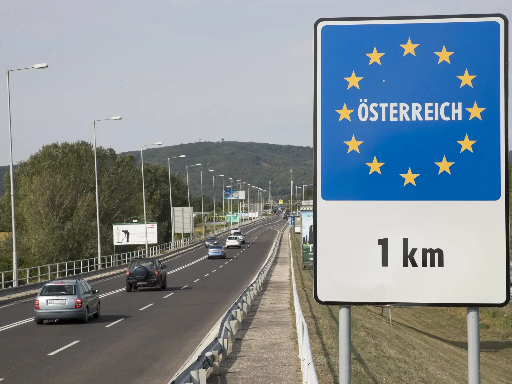 V segmente oblečenia a obuvi sa v rámci susedných štátov sezónne výpredaje najviac prejavujú v Rakúsku.