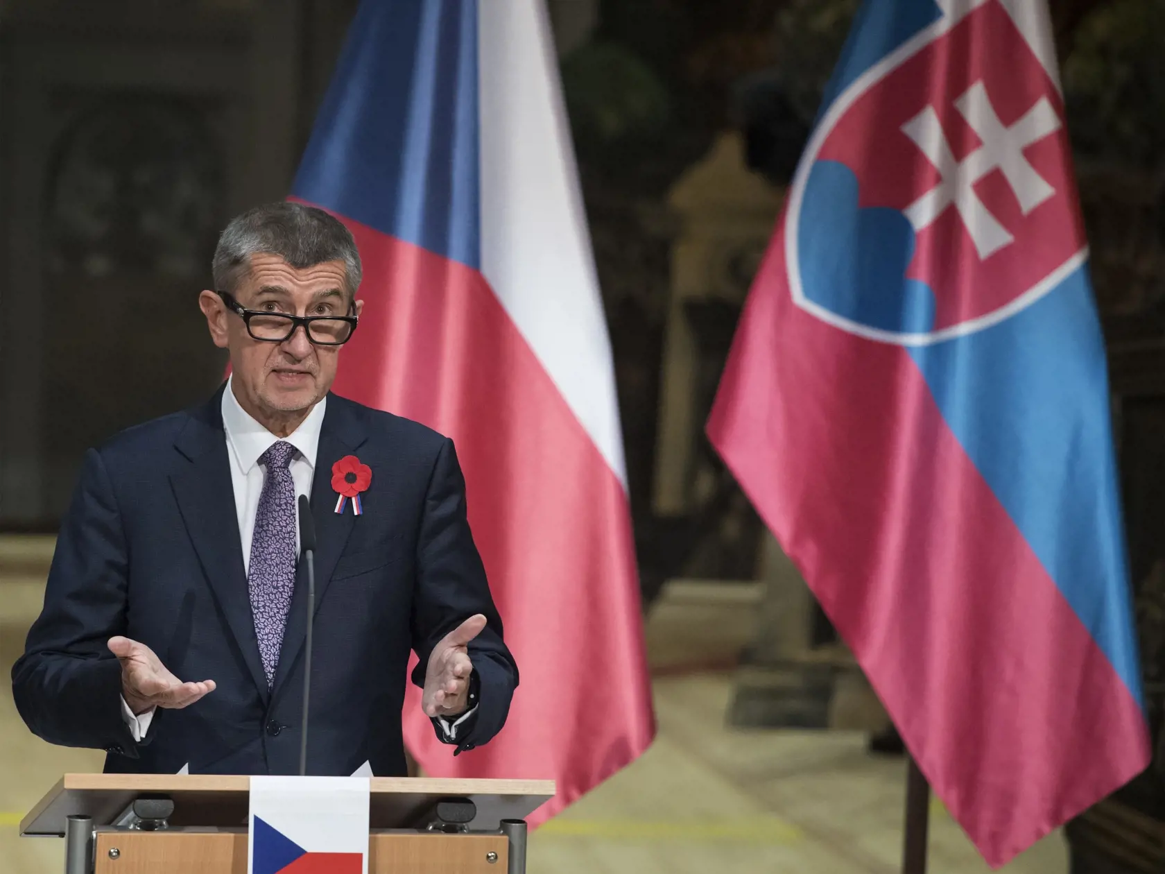 Český premiér Andrej Babiš počas tlačovej konferencie po spoločnom rokovaní vlád Českej a Slovenskej republiky 11. novembra 2019 vo Valticiach. FOTO TASR - Martin Baumann