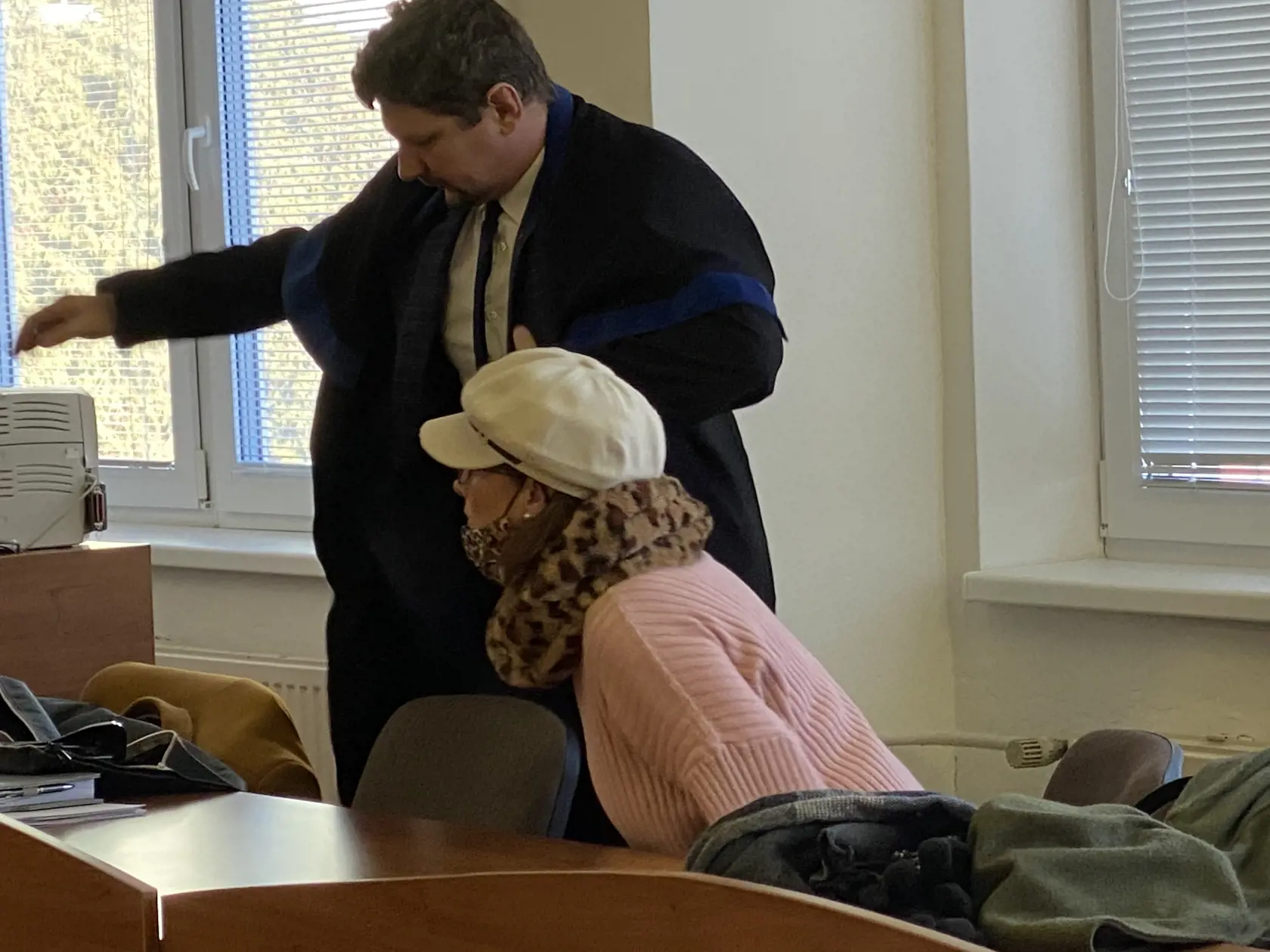 Andrea so svojim obhajcom Marekom Guľom.