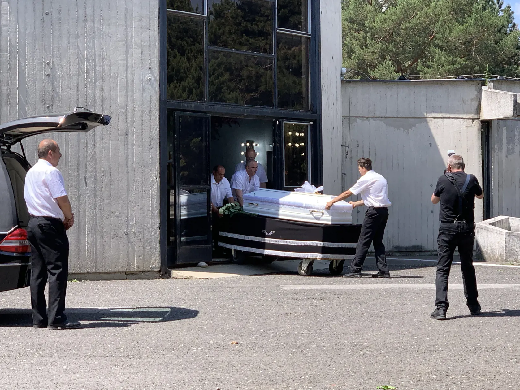 Pohreb dievčat, ktoré zrazil vlak pri Devínskej Novej Vsi.