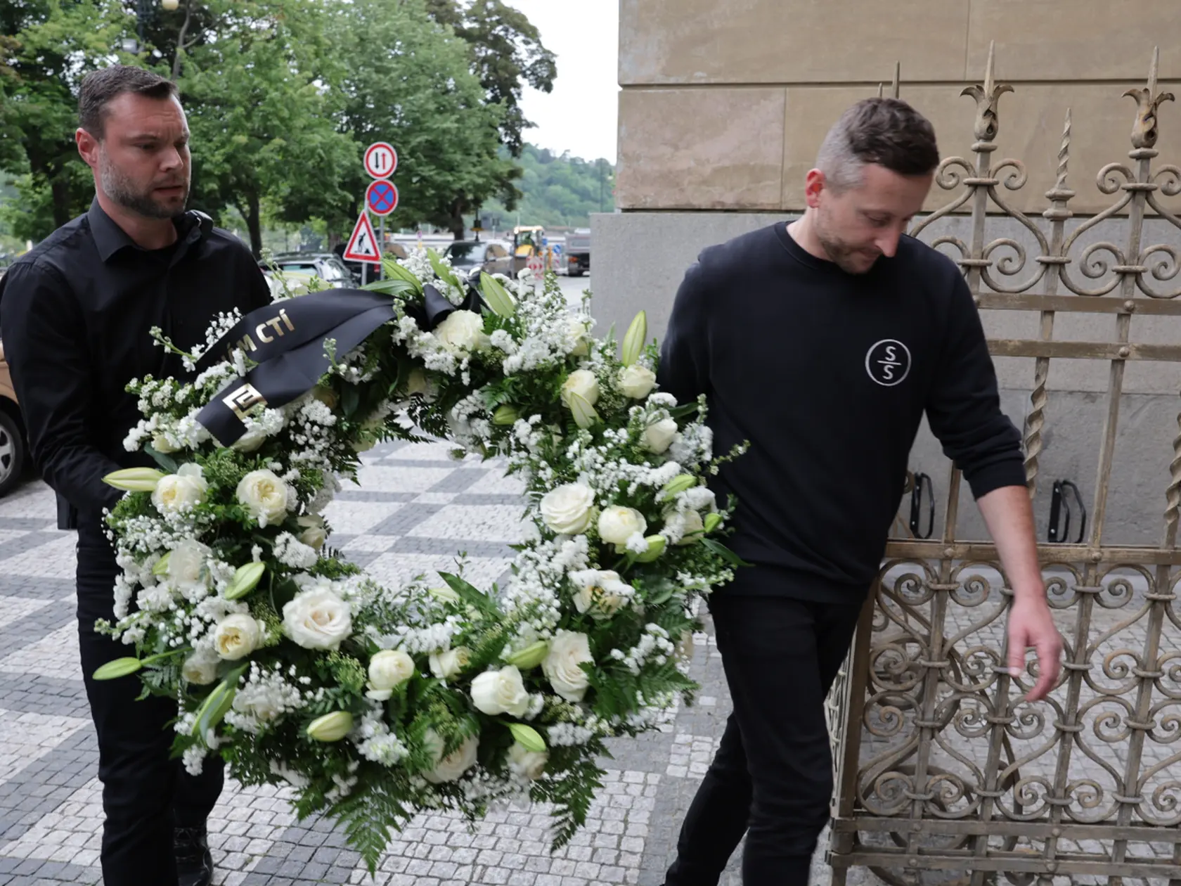 Posledná rozlúčka s Jiřím Bartoškom (†78) v pražskom Rudolfine.