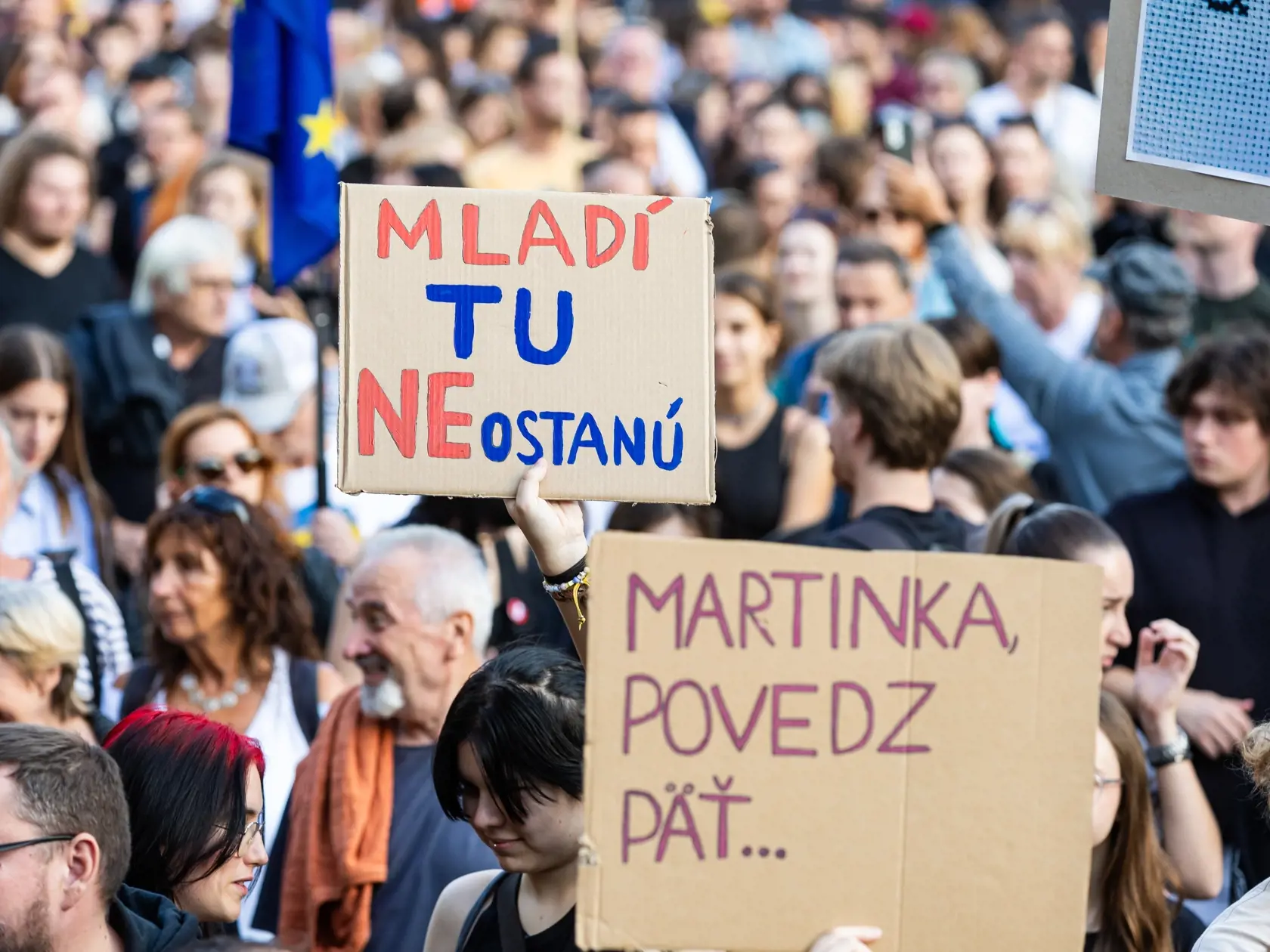 Na transparentoch boli rôzne odkazy pri ministerku kultúry.