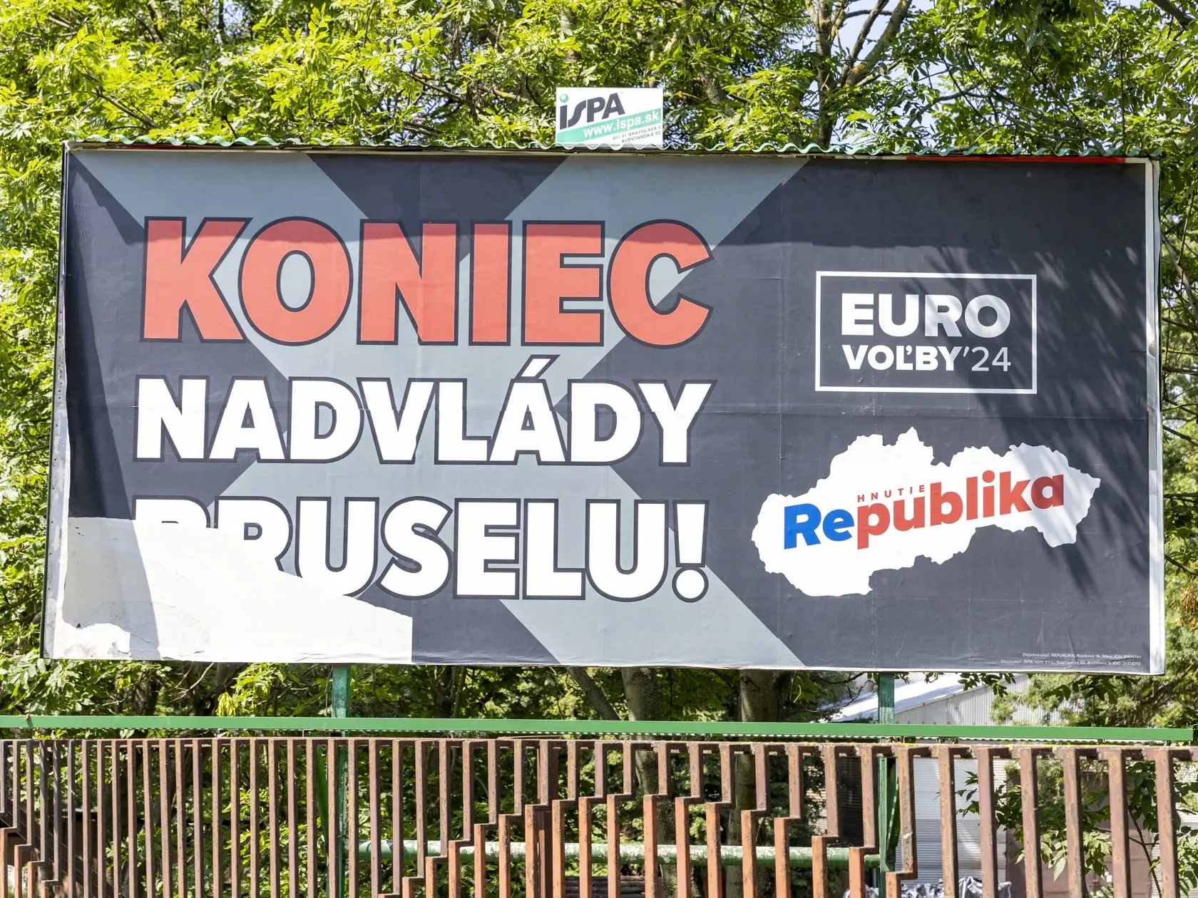 Na snímke bilbordy slovenských strán kandidujúcich do Europarlamentu 2024. 