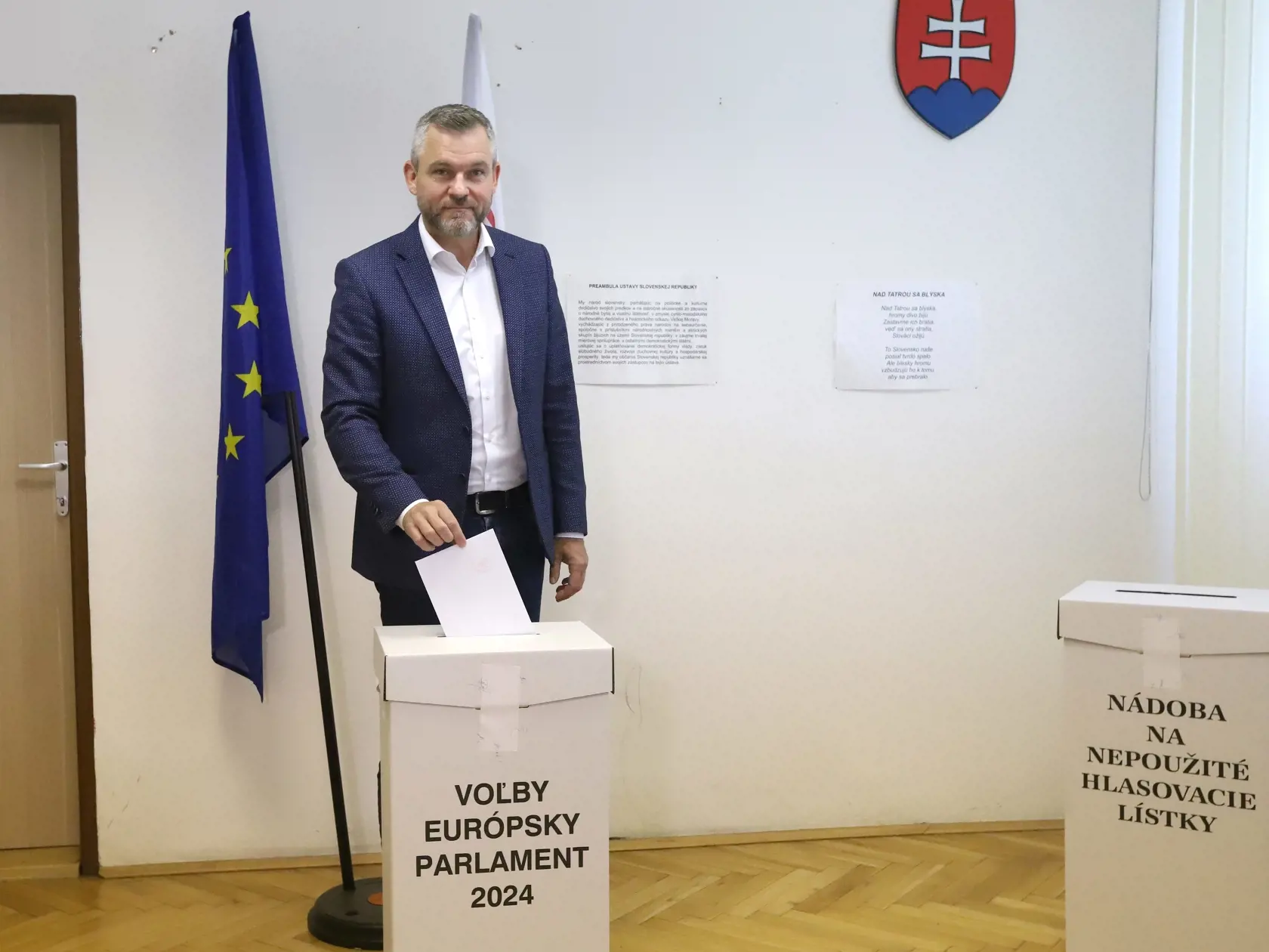 Peter Pellegrini volil v miestnom kultúrnom dome na Králikoch pri Banskej Bystrici.