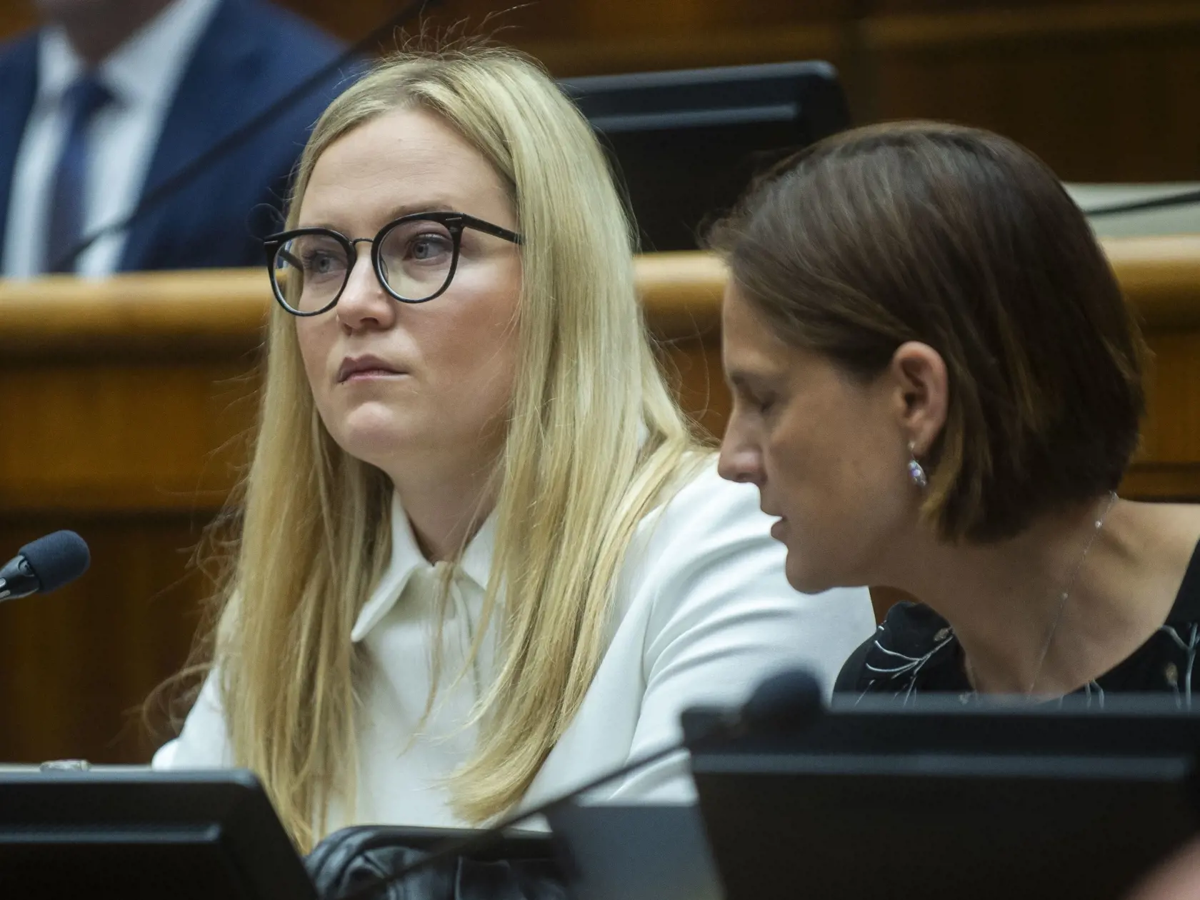Poslankyňa NR SR  Vladimíra Marcinková počas rokovania  parlamentu.