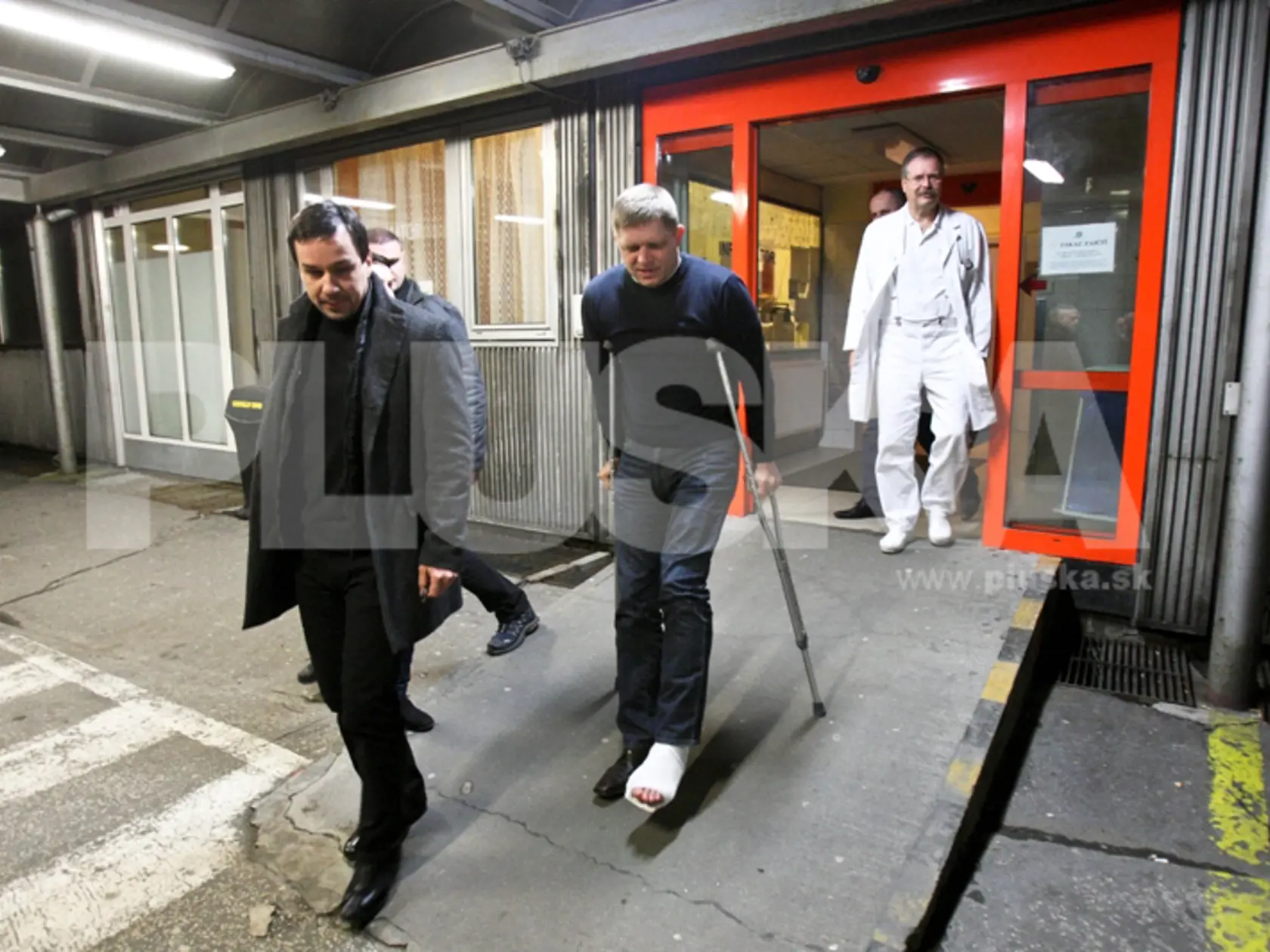 Fico si pri futbale zranil achilovku.