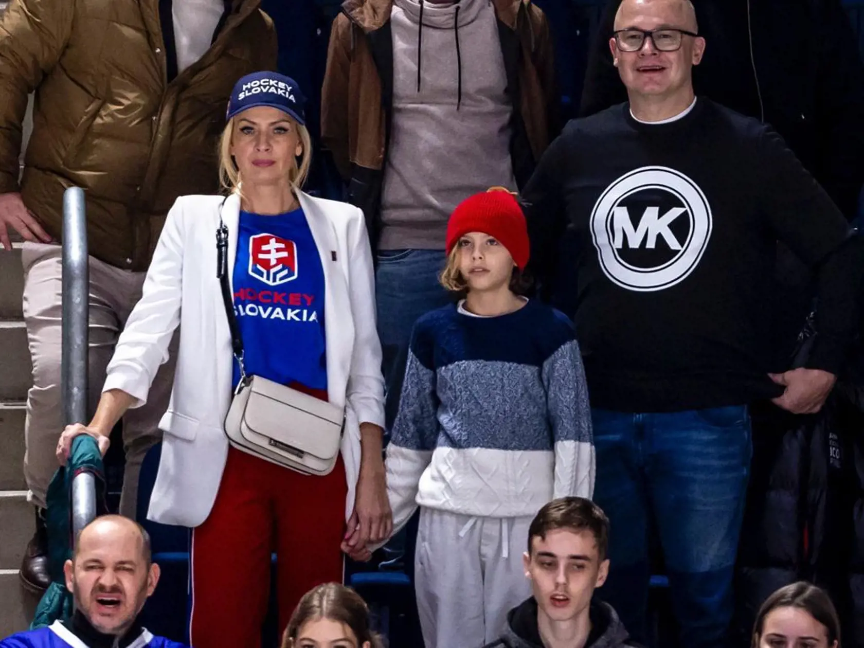 Chmel a Ďurianová so synom si prišli vychutnať aj zápas Slovenska proti Lotyšsku.