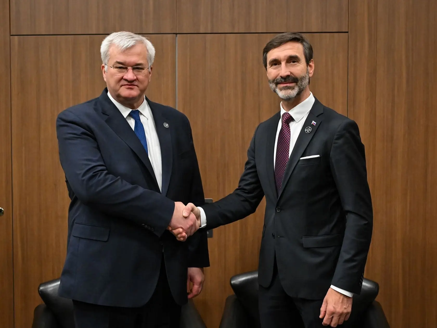 Šéf slovenskej diplomacie Juraj Blanár (Smer-SD) viedol v tureckej Antalyi bilaterálne rokovania s ukrajinským náprotivkom Andrijom Sybihom. Hlavnou témou rozhovorov boli mierové rokovania o vojne na Ukrajine, oznámilo v sobotu Ministerstvo zahraničných vecí a európskych záležitostí (MZVEZ) SR na sociálnej sieti.