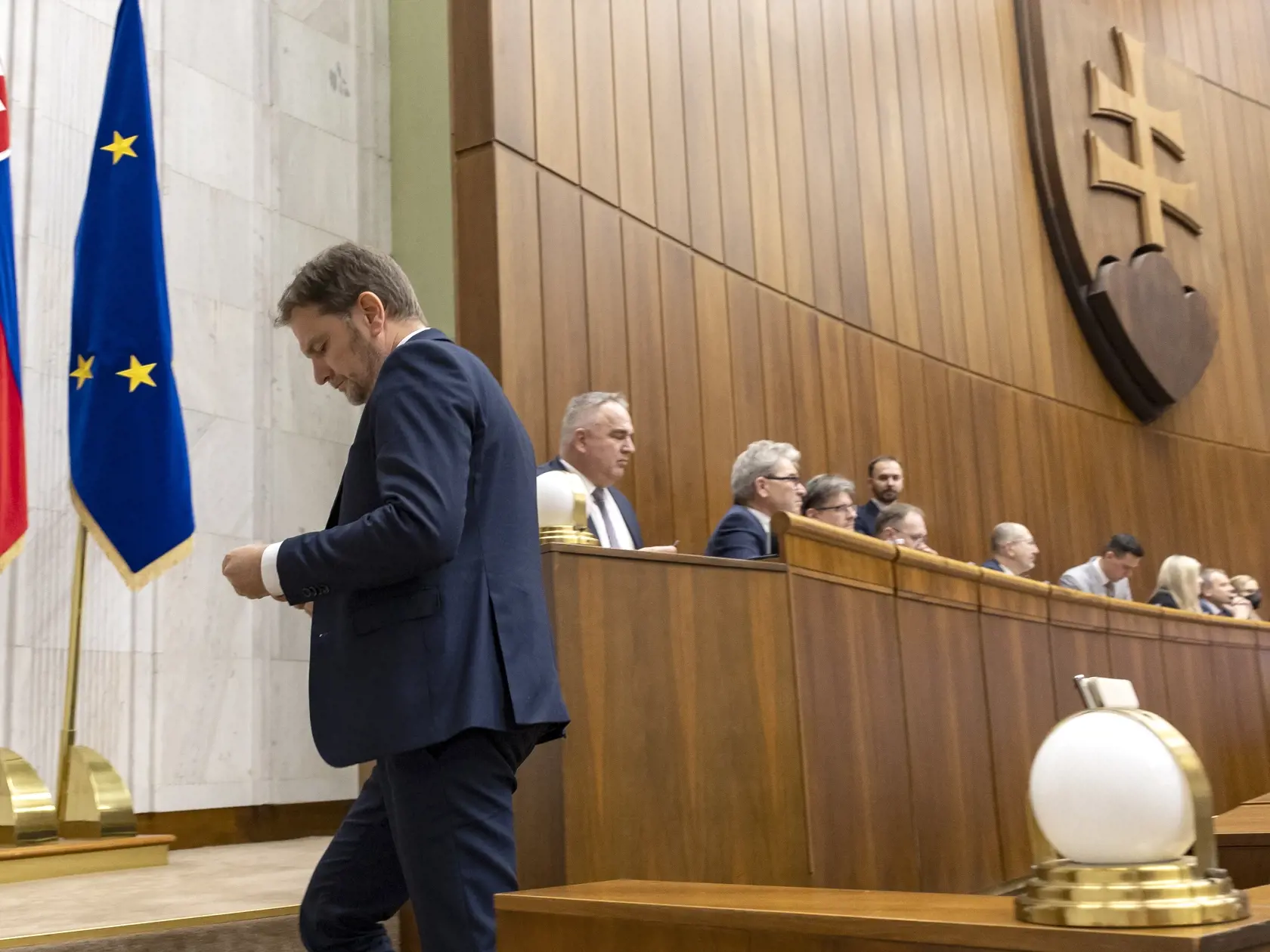 78. schôdza Národnej rady Slovenskej republiky počas ktorej sa poslanci rozhodujú o zotrvaní vlády Eduarda Hegera. Na snímke je Igor Matovič. 