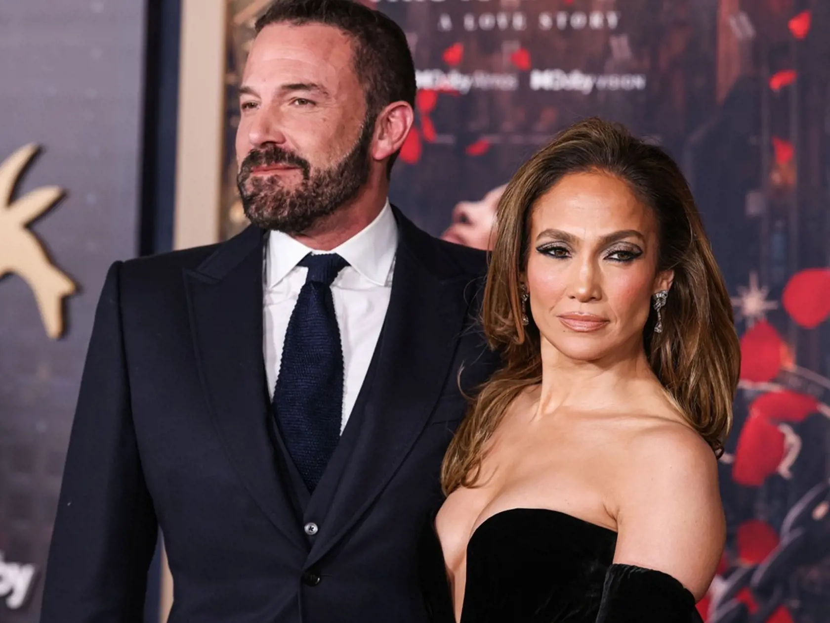 O kríze v manželstve Bena Afflecka a Jennifer Lopez sa už hovorí niekoľko týždňov. Najnovšie zábery hviezdneho herca rovnako neveštia nič dobré. Affleck pôsobí naozaj smutne a strhane.