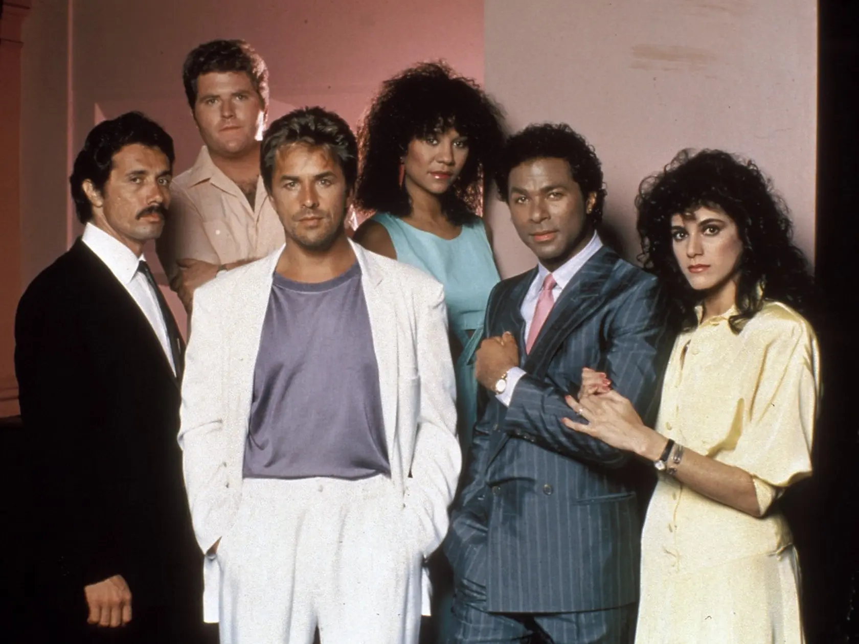 Herec si opakovane zahral šoféra limuzíny v obľúbenej kriminálke Miami Vice.