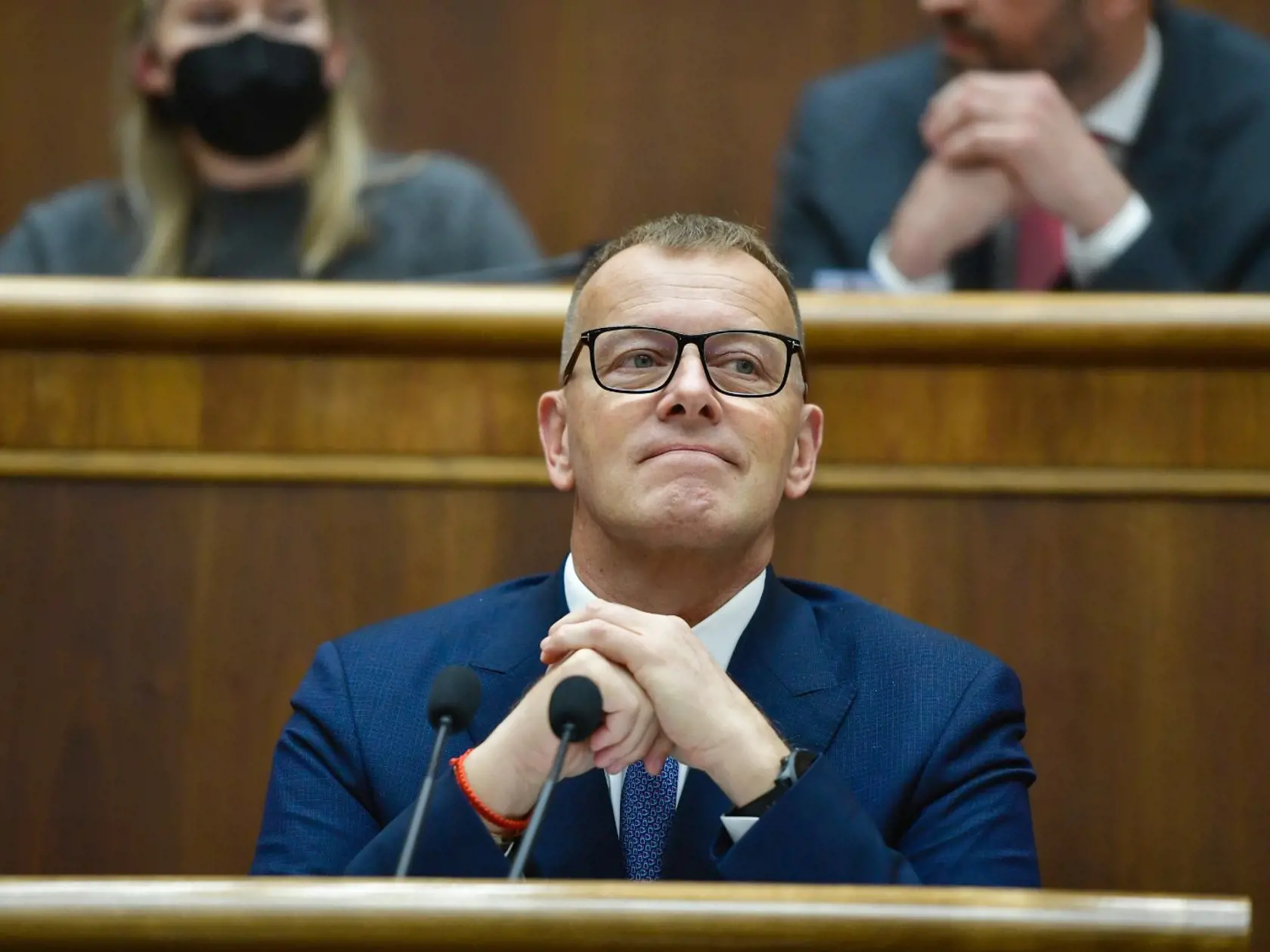 Na snímke predseda Národnej rady (NR) SR Boris Kollár (Sme rodina) reaguje v pléne po vyslovení nedôvery vláde Eduarda Hegera (OĽANO) na 78. schôdzi parlamentu v Bratislave vo štvrtok 15. decembra 2022. Národná rada (NR) SR vo štvrtok vyslovila nedôveru vláde Eduarda Hegera. Za jej pád hlasovalo 78 poslancov. Vláda bude ďalej fungovať v demisii s obmedzenými právomocami. FOTO TASR - Jaroslav Novák