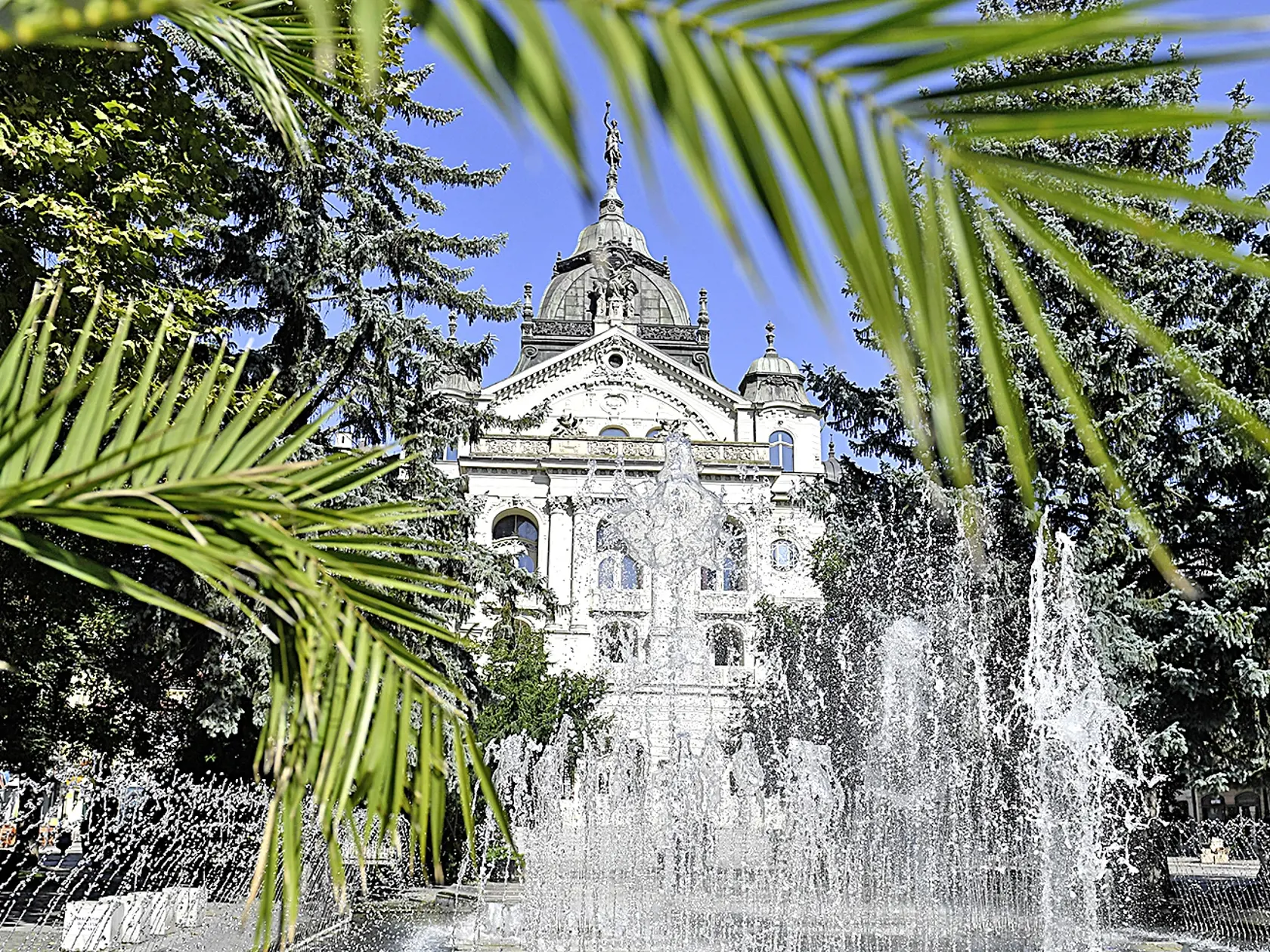Jakubova rodina v minulosti investovala peniaze do výstavby divadla v Košiciach.