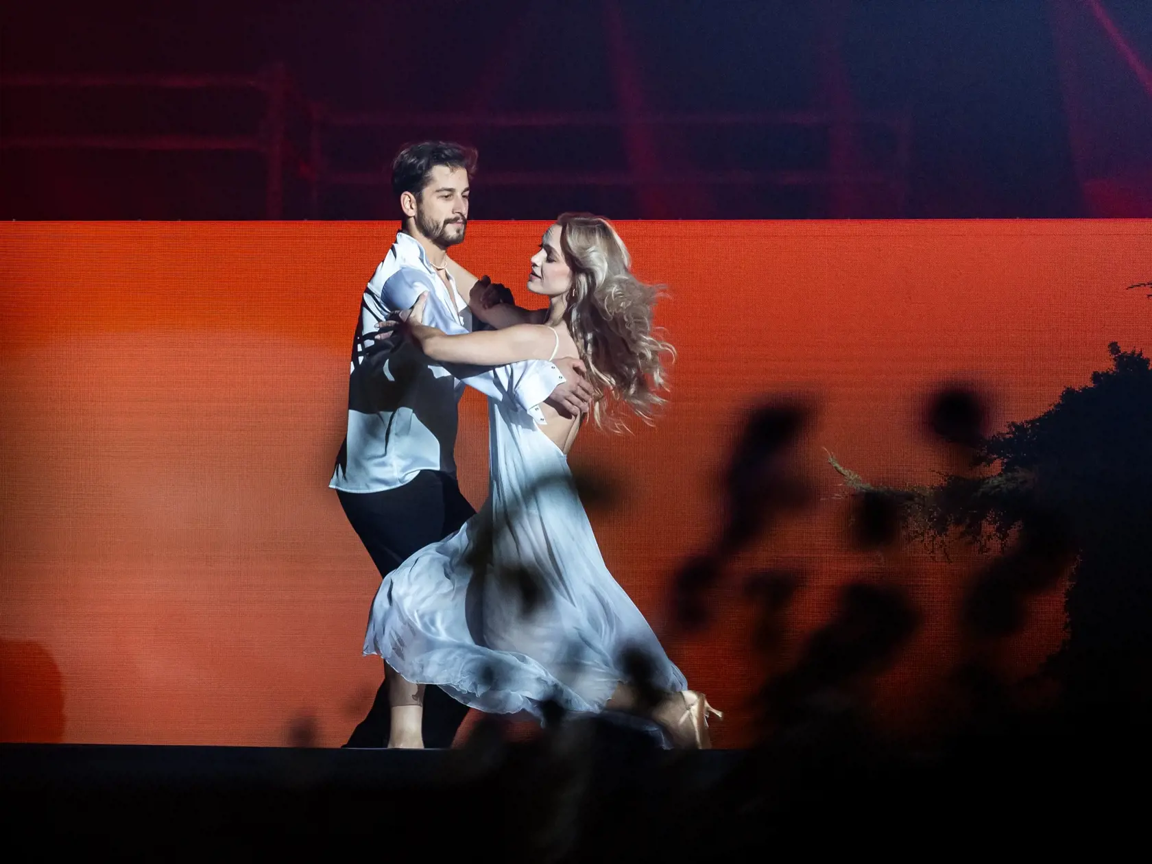 Koncert speváčky Tiny na štadióne Ondreja Nepelu v Bratislave. Na snímke Jakub Jablonský a Eliška Lenčešová. 