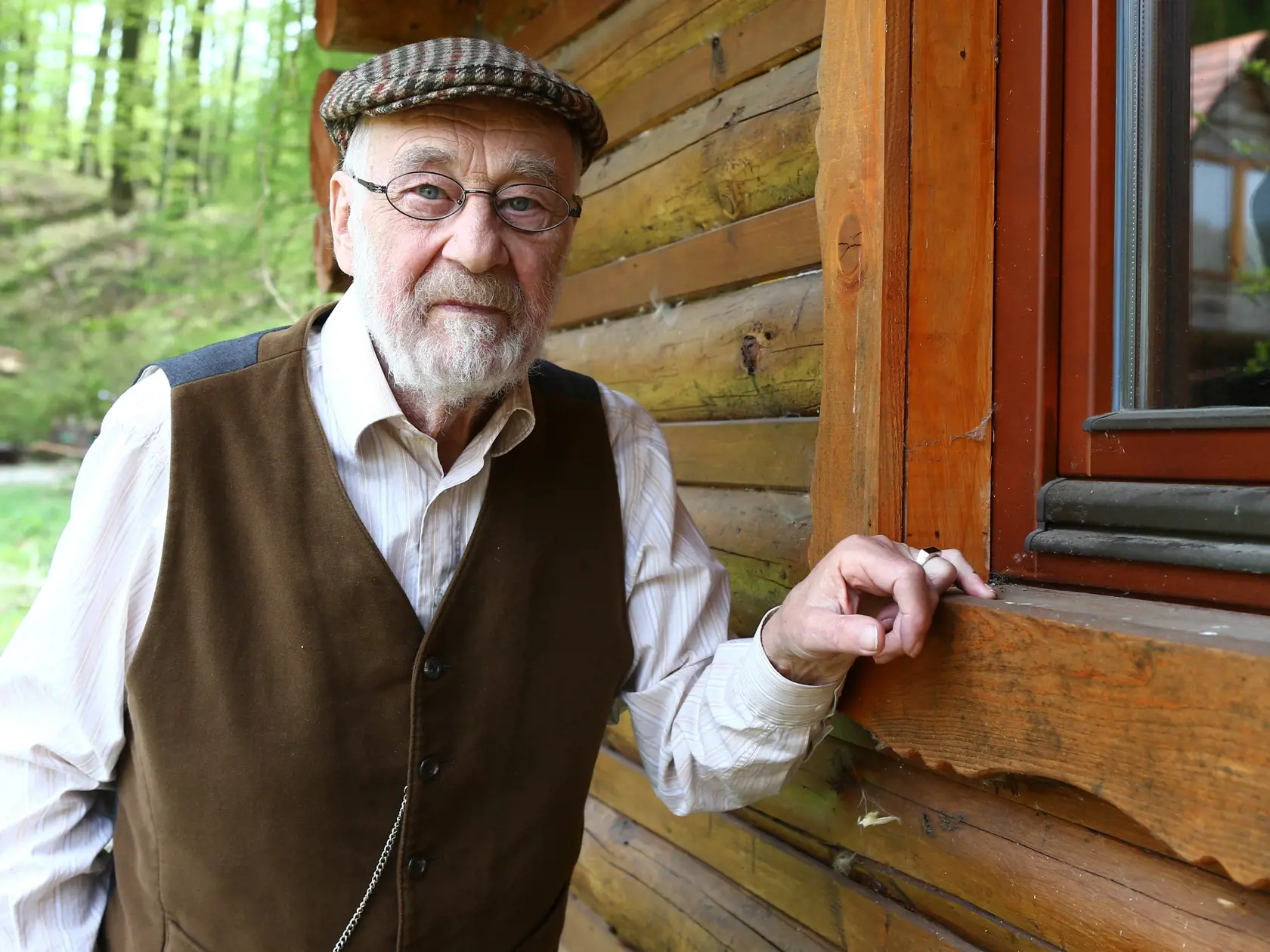 Ľudia: Leopold Haverl. Rozhovor so slovenským hercom Leopoldom Haverlom počas nakrúcania televízneho seriálu Divoké kone z dielne TV JOJ.
