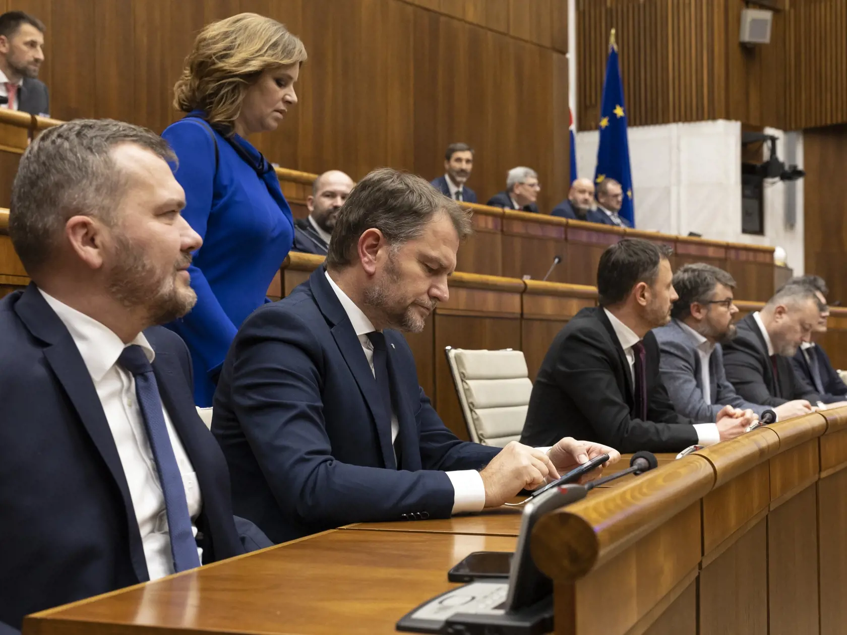 78. schôdza Národnej rady Slovenskej republiky počas ktorej sa poslanci rozhodujú o zotrvaní vlády Eduarda Hegera. Na snímke je Igor Matovič. 