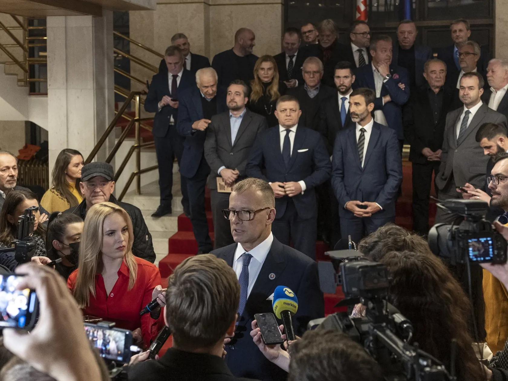78. schôdza Národnej rady Slovenskej republiky počas ktorej sa poslanci rozhodujú o zotrvaní vlády Eduarda Hegera. Na snímke je Boris Kollár.