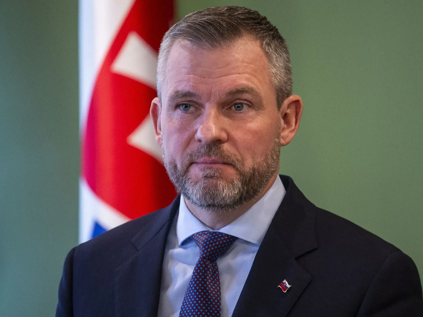 Peter Pellegrini sa na svojej sociálnej sieti vyjadril k prípadu Hudáček. Vo videu mu vyjadruje podporu a ľuďom odkazuje, aby sa prebrali!